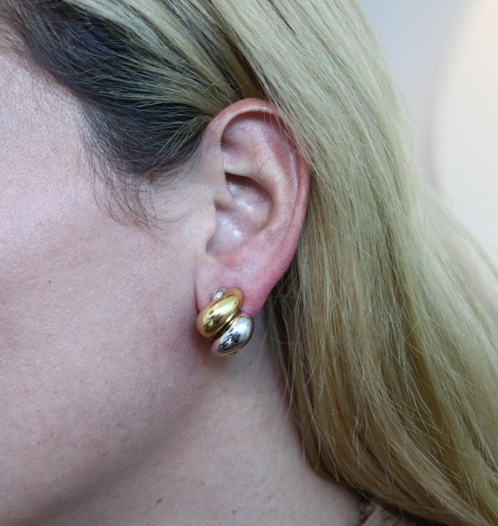 Italienischer Designer-Ohrring aus 18 Karat Gelb- und Weißgold von San Marcos im Angebot 1