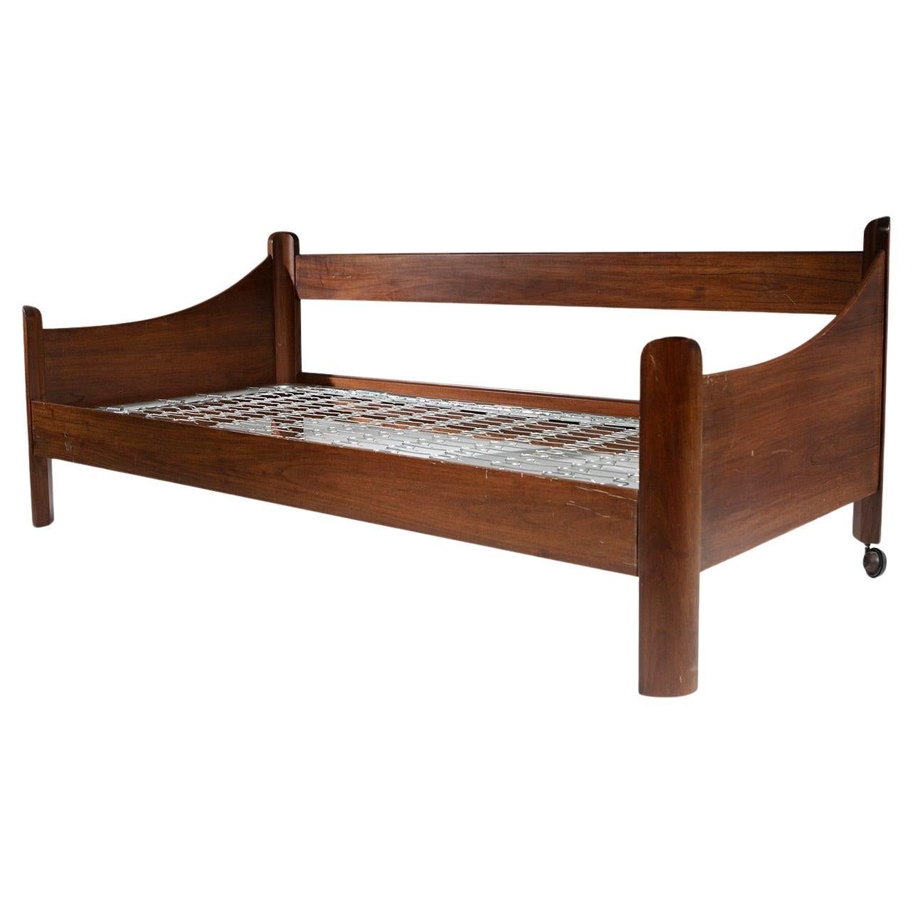 "San Martino" Walnut Daybed by Luigi Caccia Dominioni for Azucena, Italy, 1950s For Sale