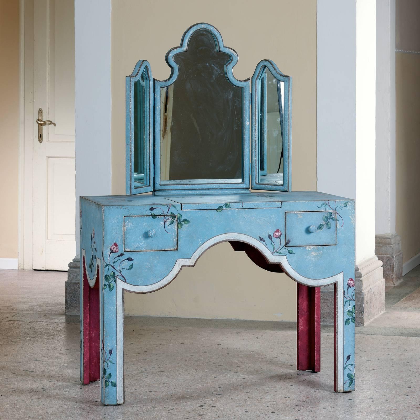 This sophisticated vanity is handcrafted in the classic 18th century Venetian style with precise attention to detail. Its distinctive elements of design include ornate floral decoration and rounded arches that evoke a persuasive, timeless allure.