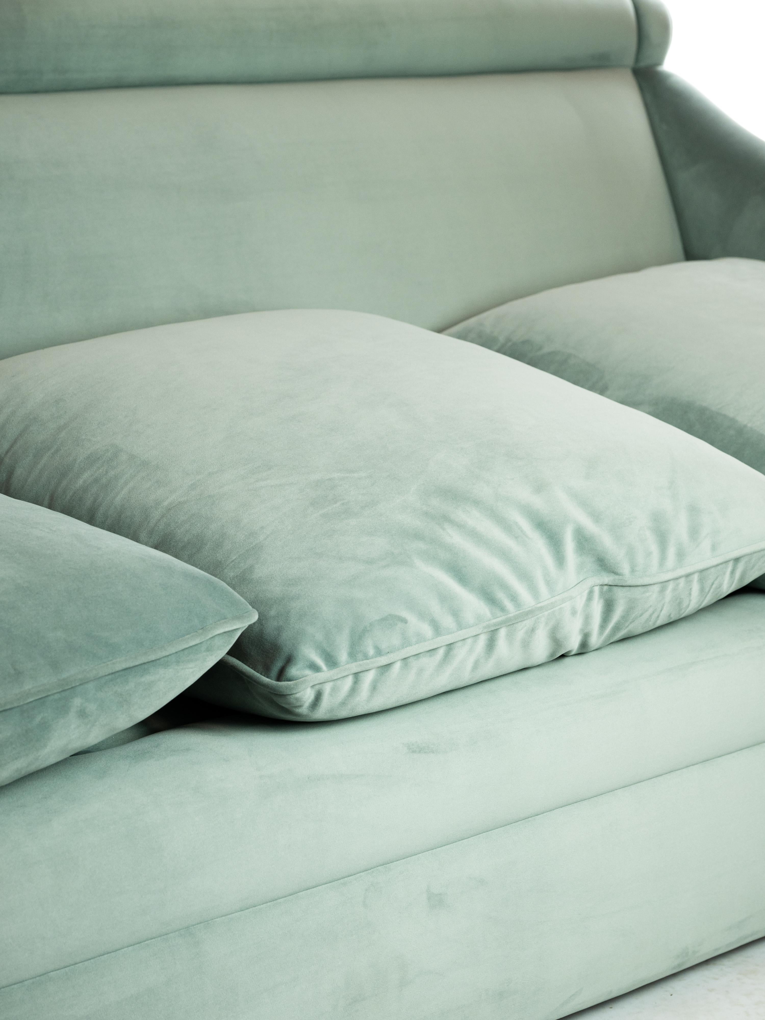 Mid-Century Modern Sofa San Siro 3 Seaters de Luigi Caccia Dominioni en velours vert eau en vente