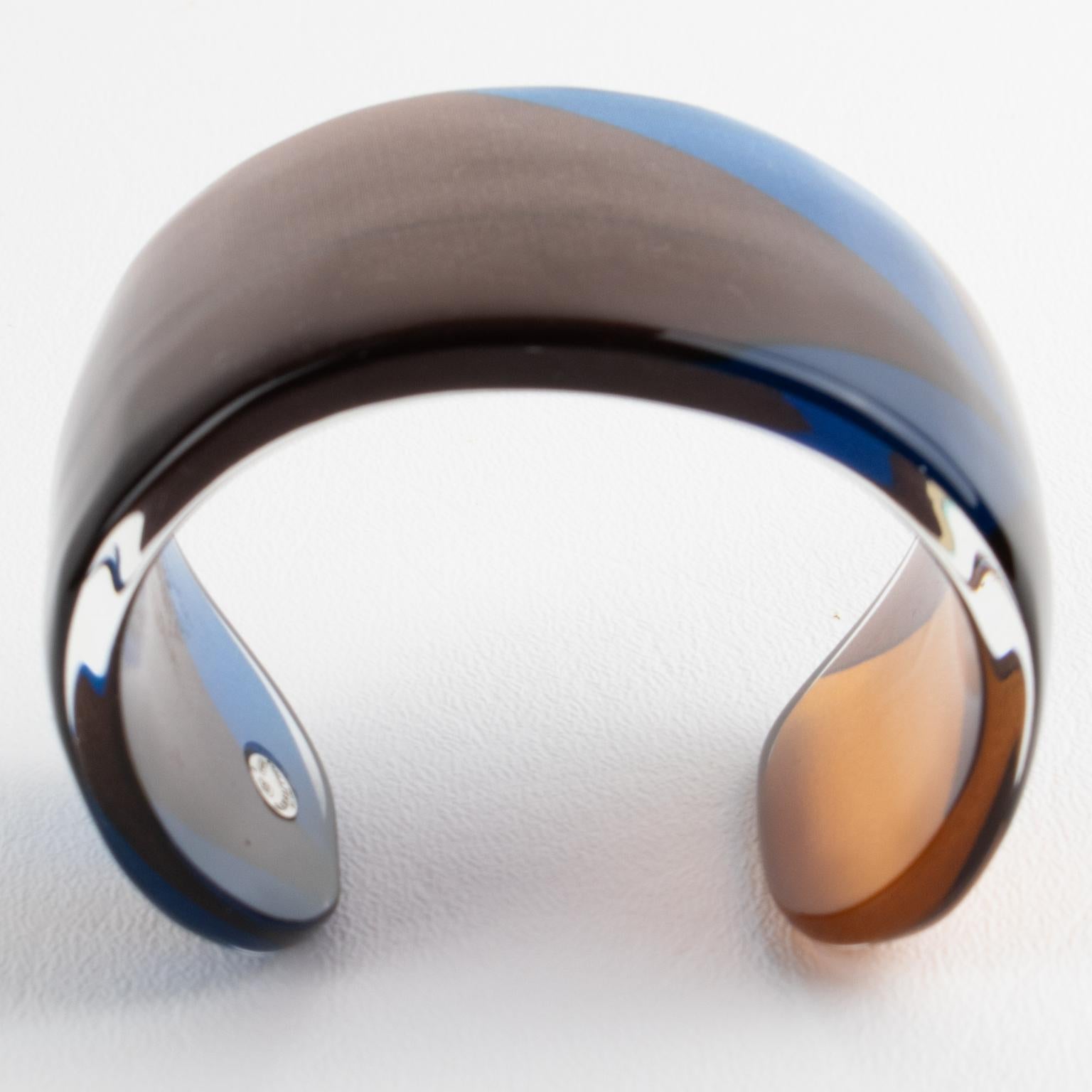 Sanalitro Milano - Bracelet manchette en résine acrylique avec écharpe en soie géométrique en vente 4