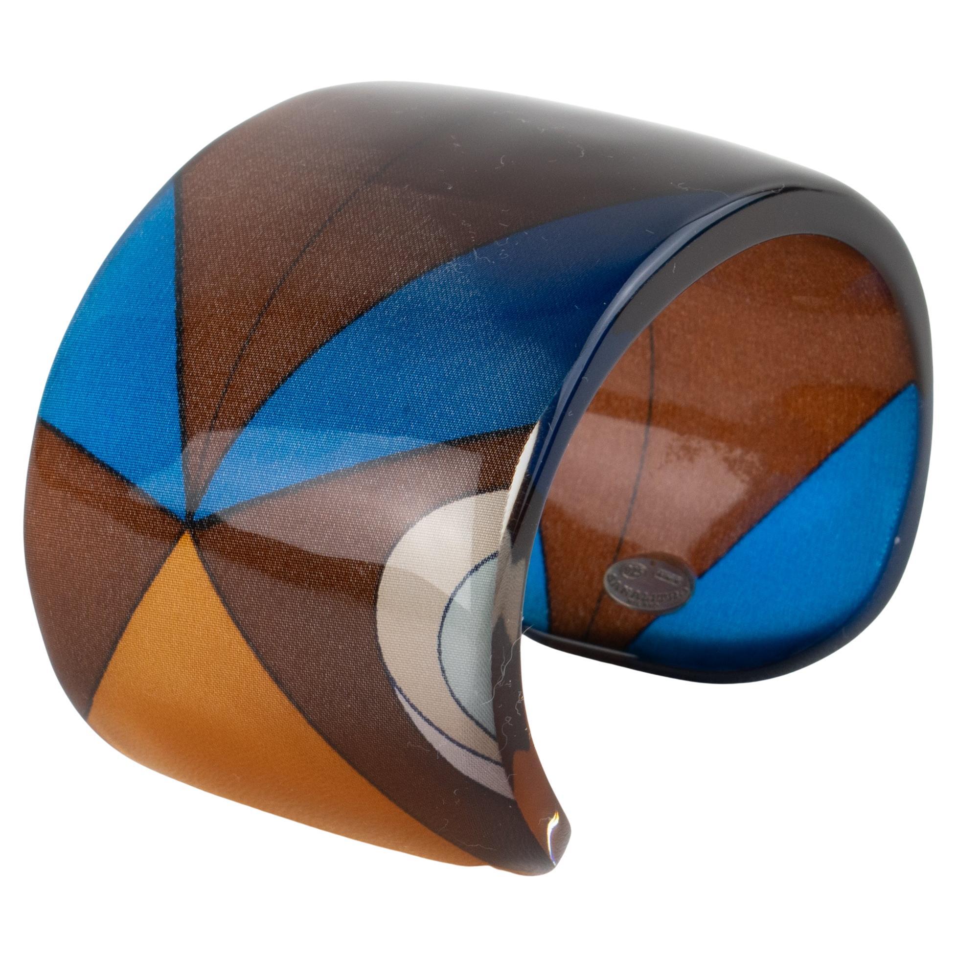 Sanalitro Milano - Bracelet manchette en résine acrylique avec écharpe en soie géométrique en vente