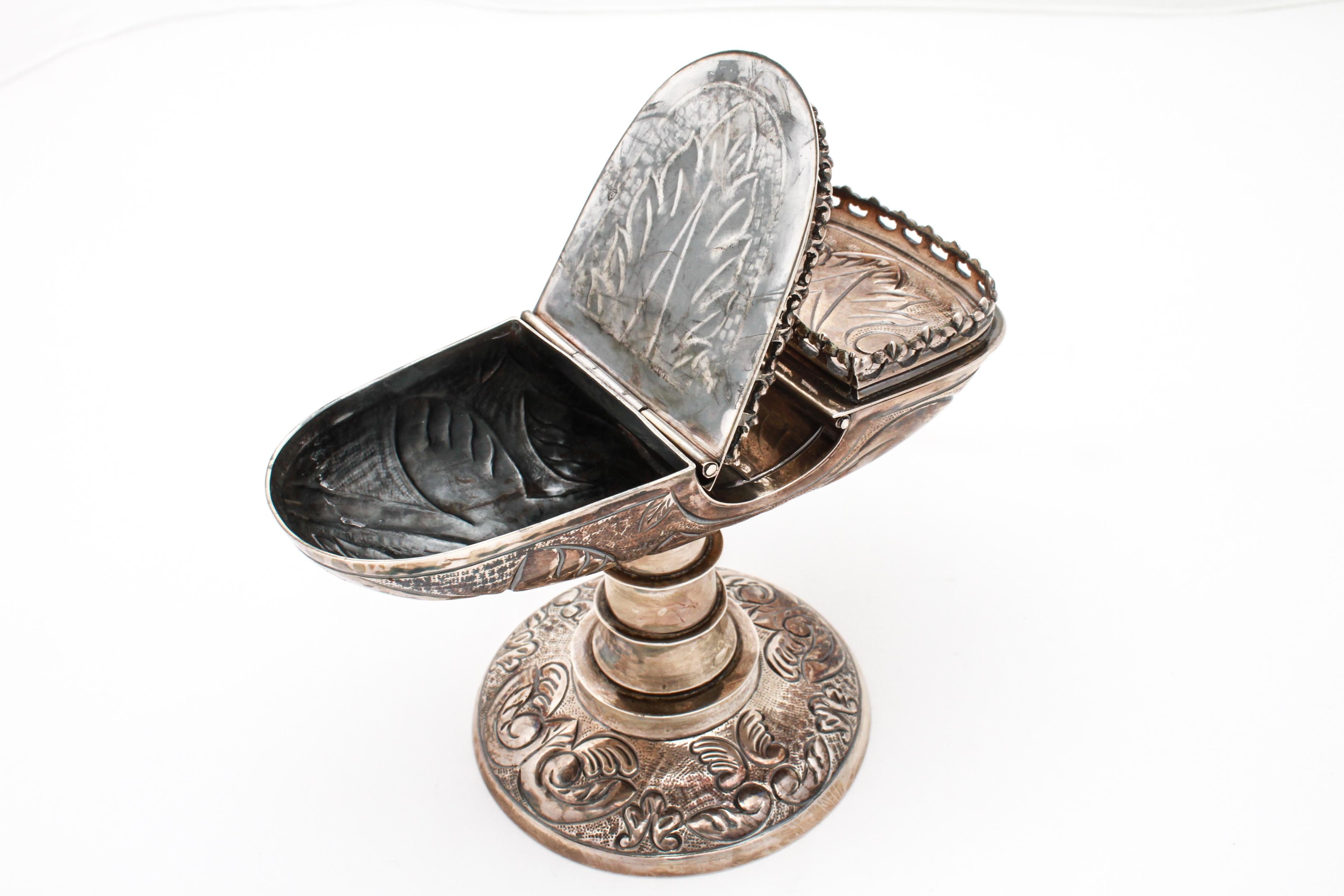 Sanborns Mexican Baroque Style Sterling Silver Salt and Pepper Cellar In Good Condition In New York, NY