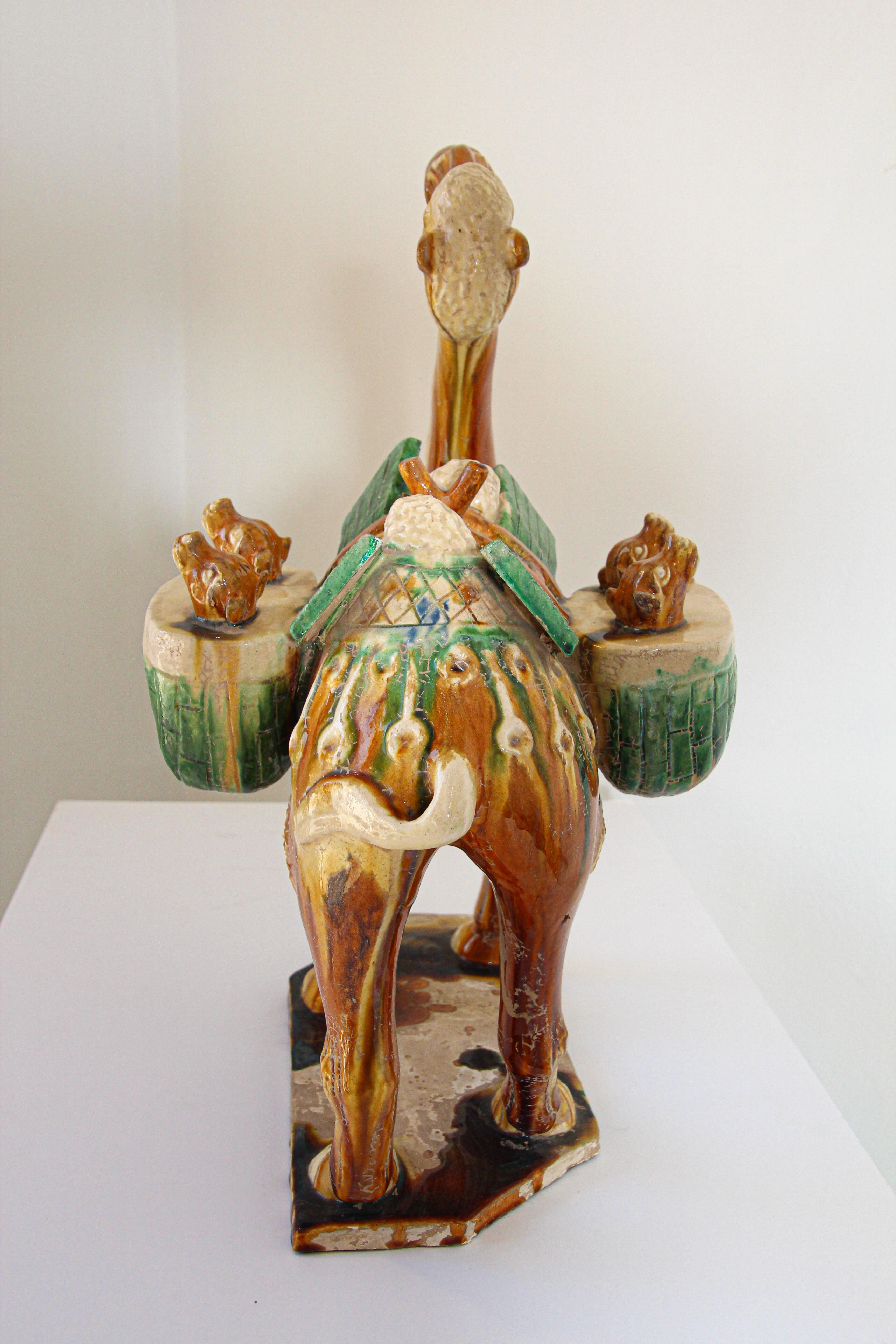 SanCai Figure émaillée d'un chameau Style chinois de la Dynasty Tang en vente 3