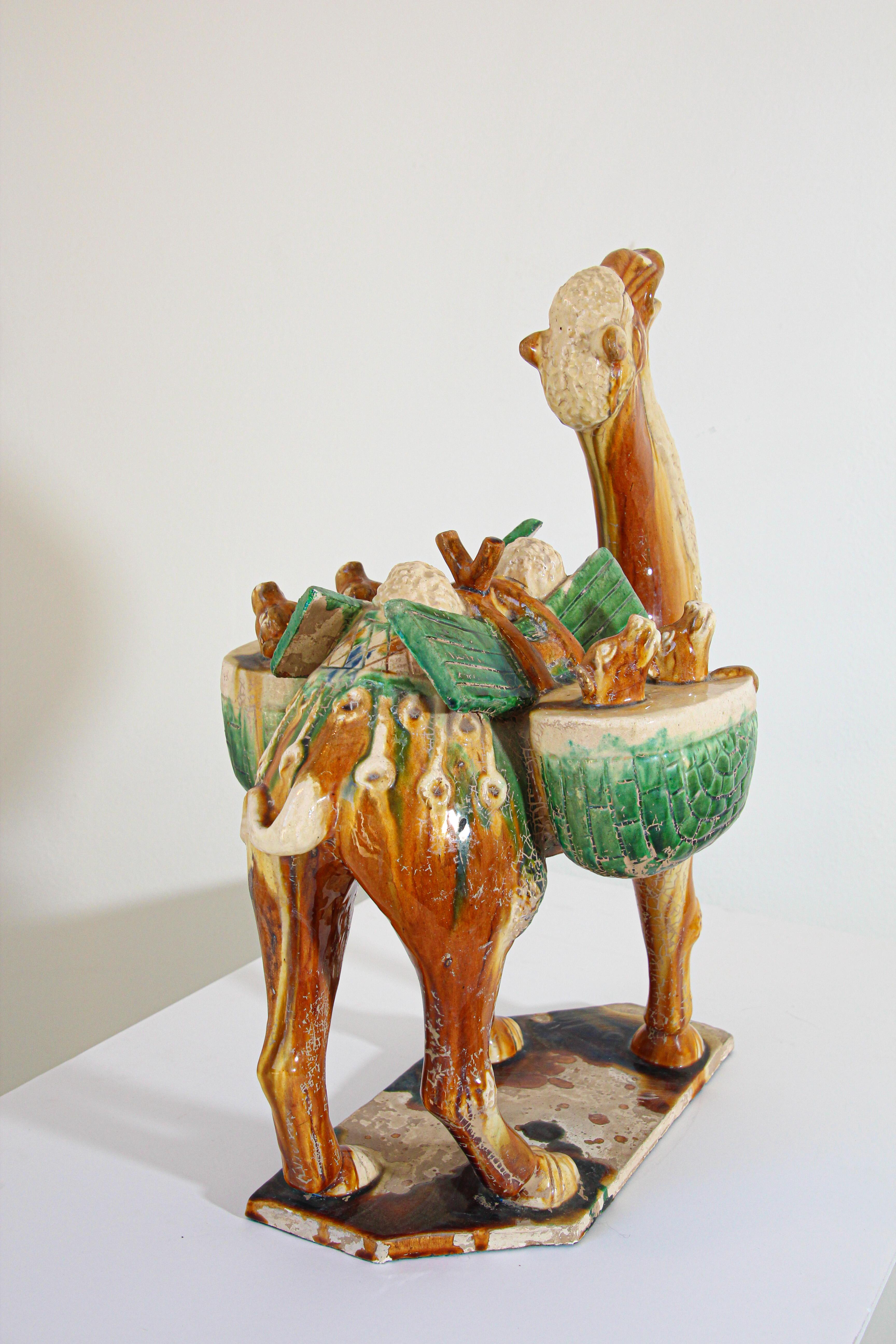 SanCai Figure émaillée d'un chameau Style chinois de la Dynasty Tang en vente 5