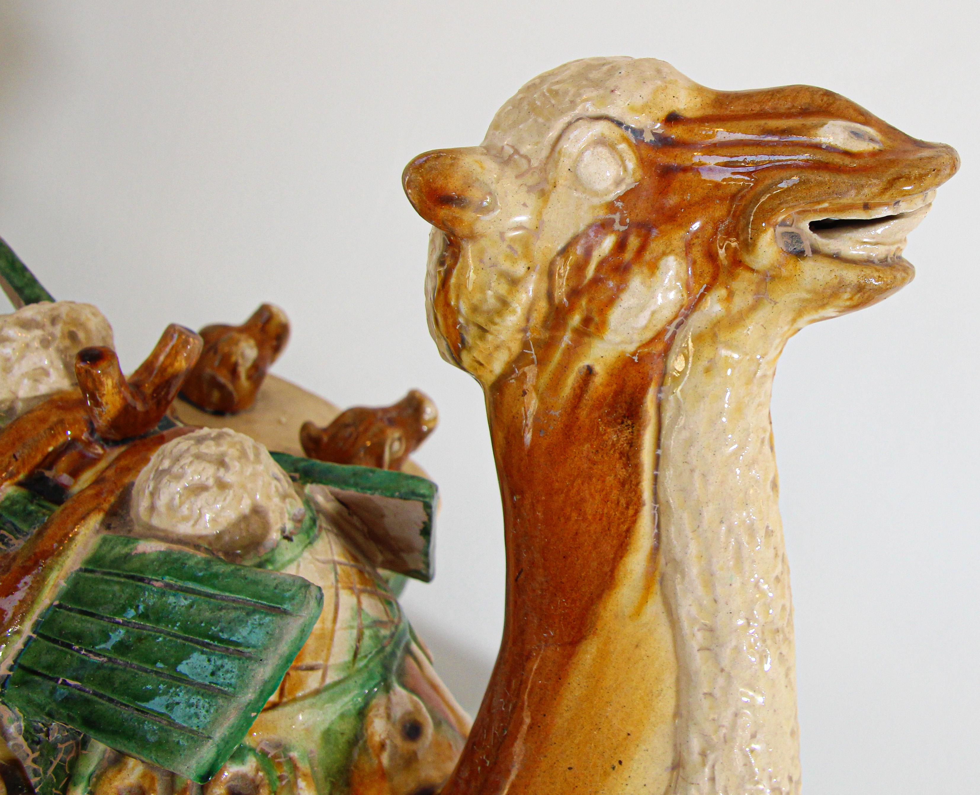 SanCai Figure émaillée d'un chameau Style chinois de la Dynasty Tang en vente 11