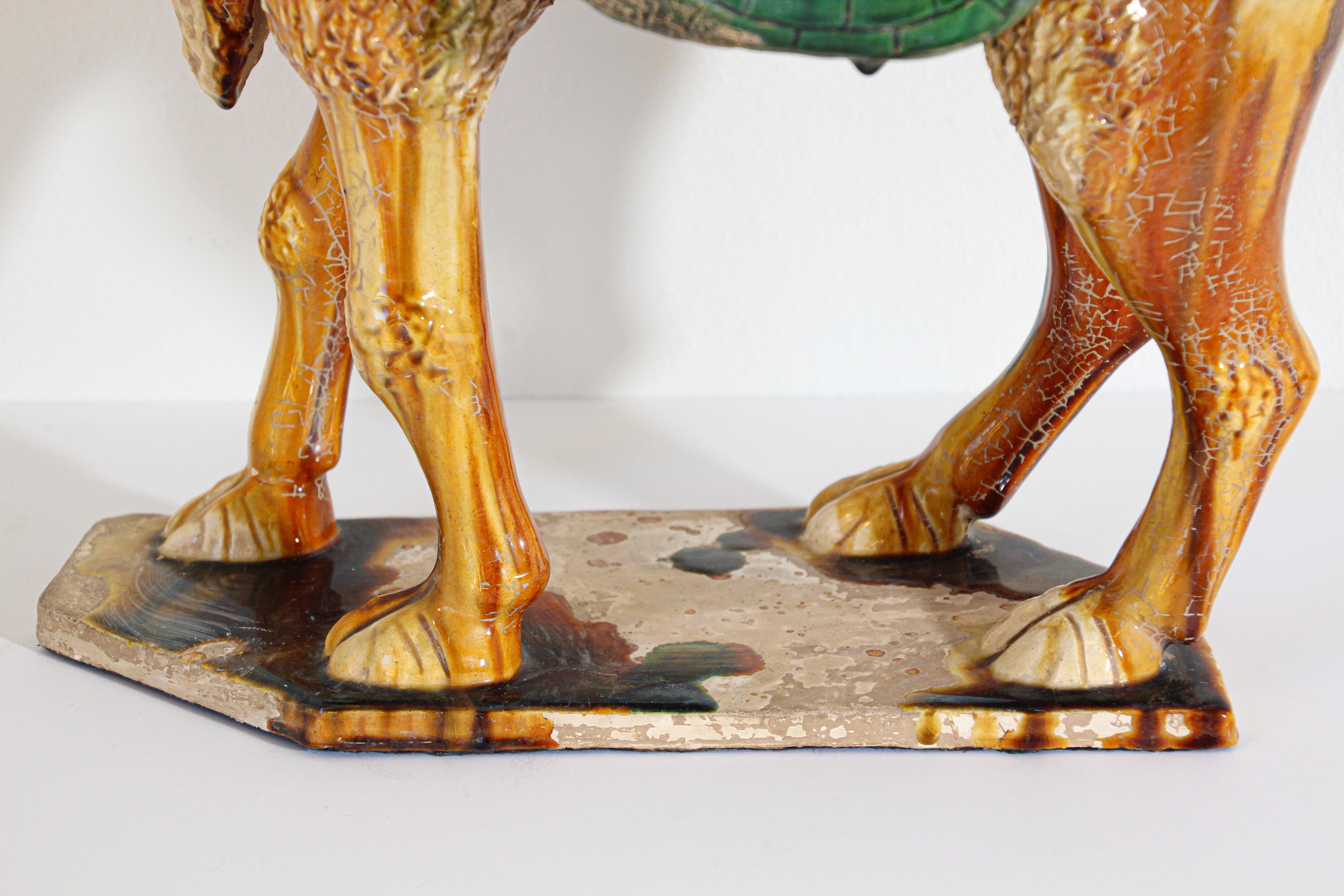 Vernissé SanCai Figure émaillée d'un chameau Style chinois de la Dynasty Tang en vente