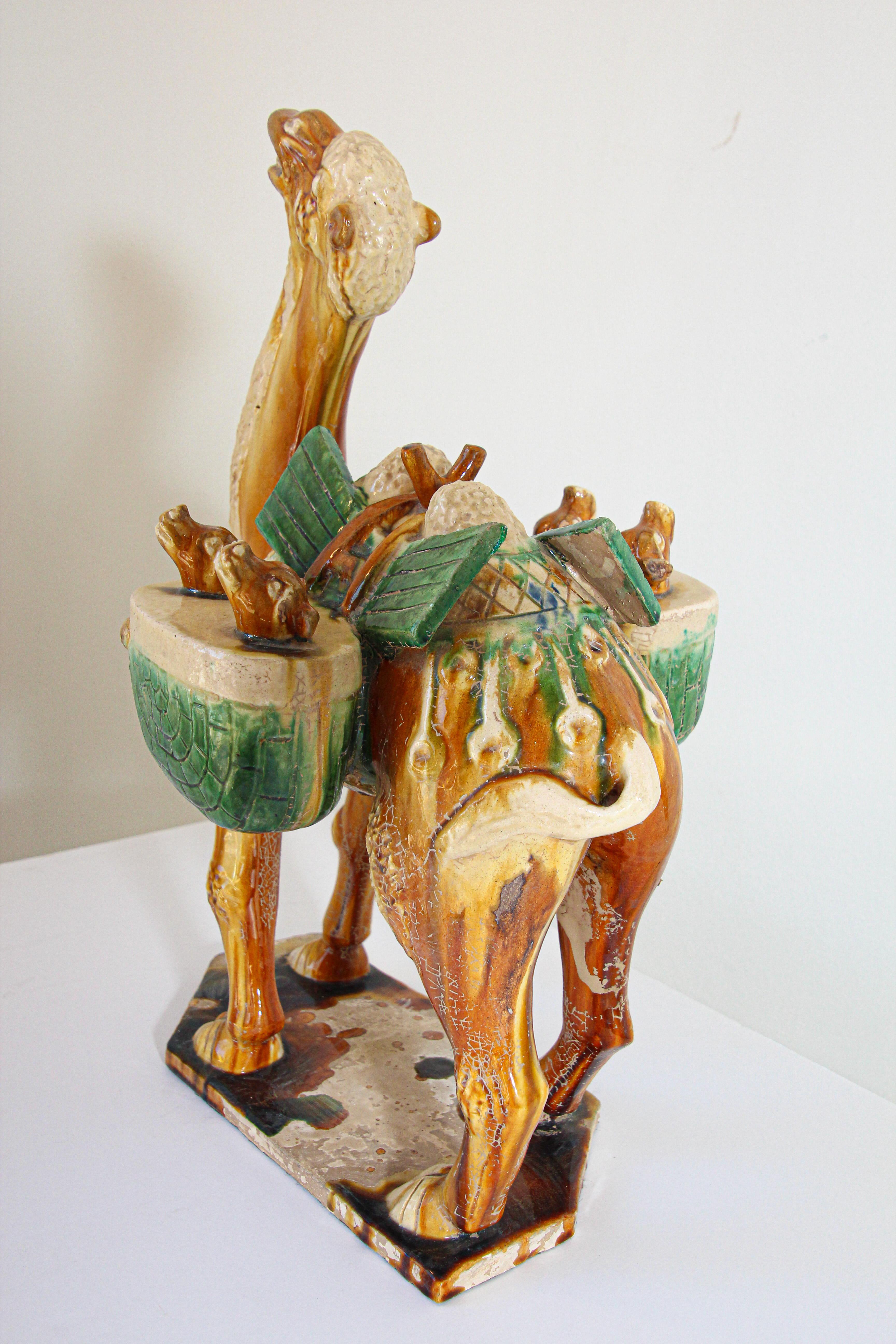 SanCai Figure émaillée d'un chameau Style chinois de la Dynasty Tang en vente 2