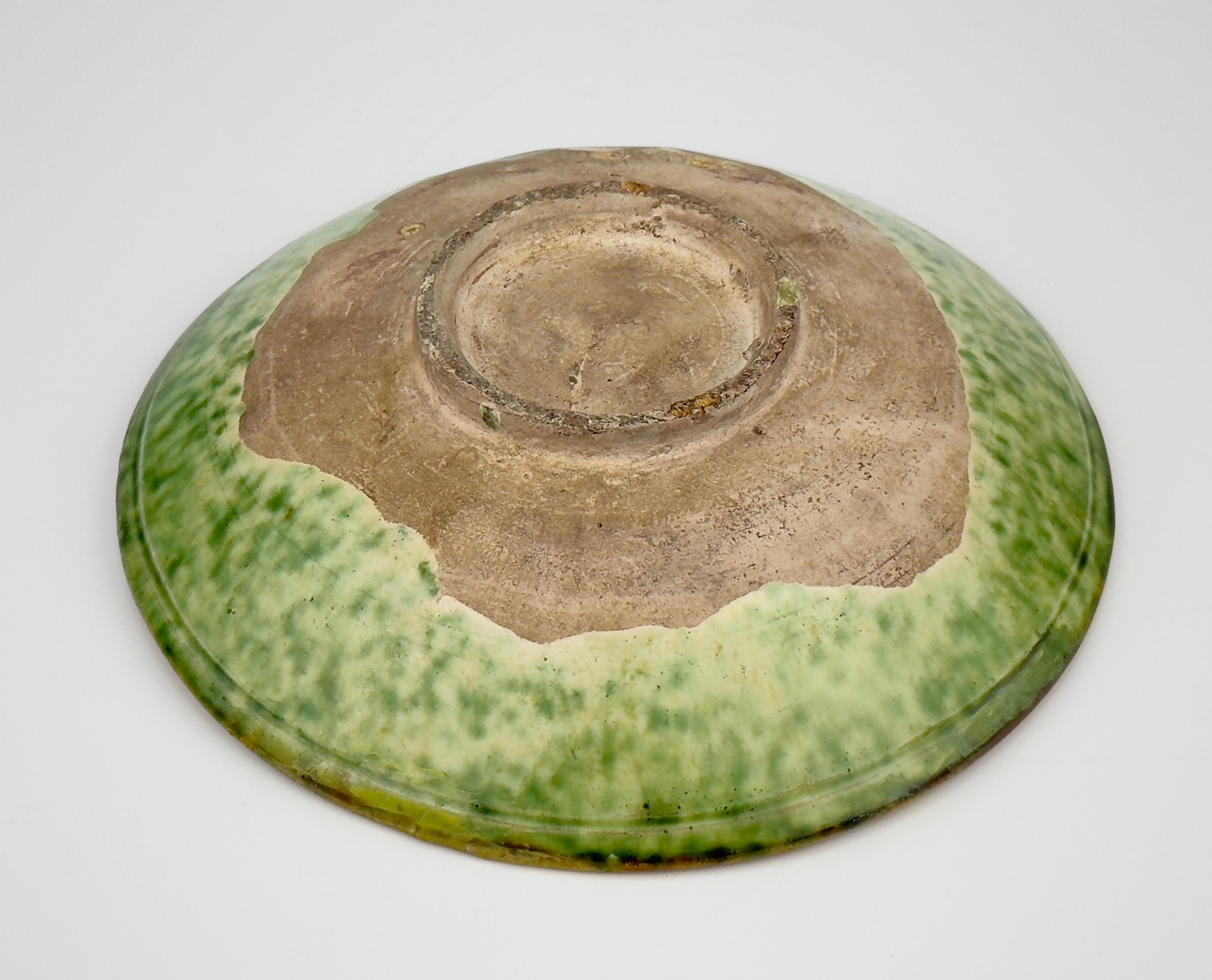 Sancai-Glazed ‘Floral’ Dish, Liao Dynasty(916~1125) In Good Condition For Sale In seoul, KR