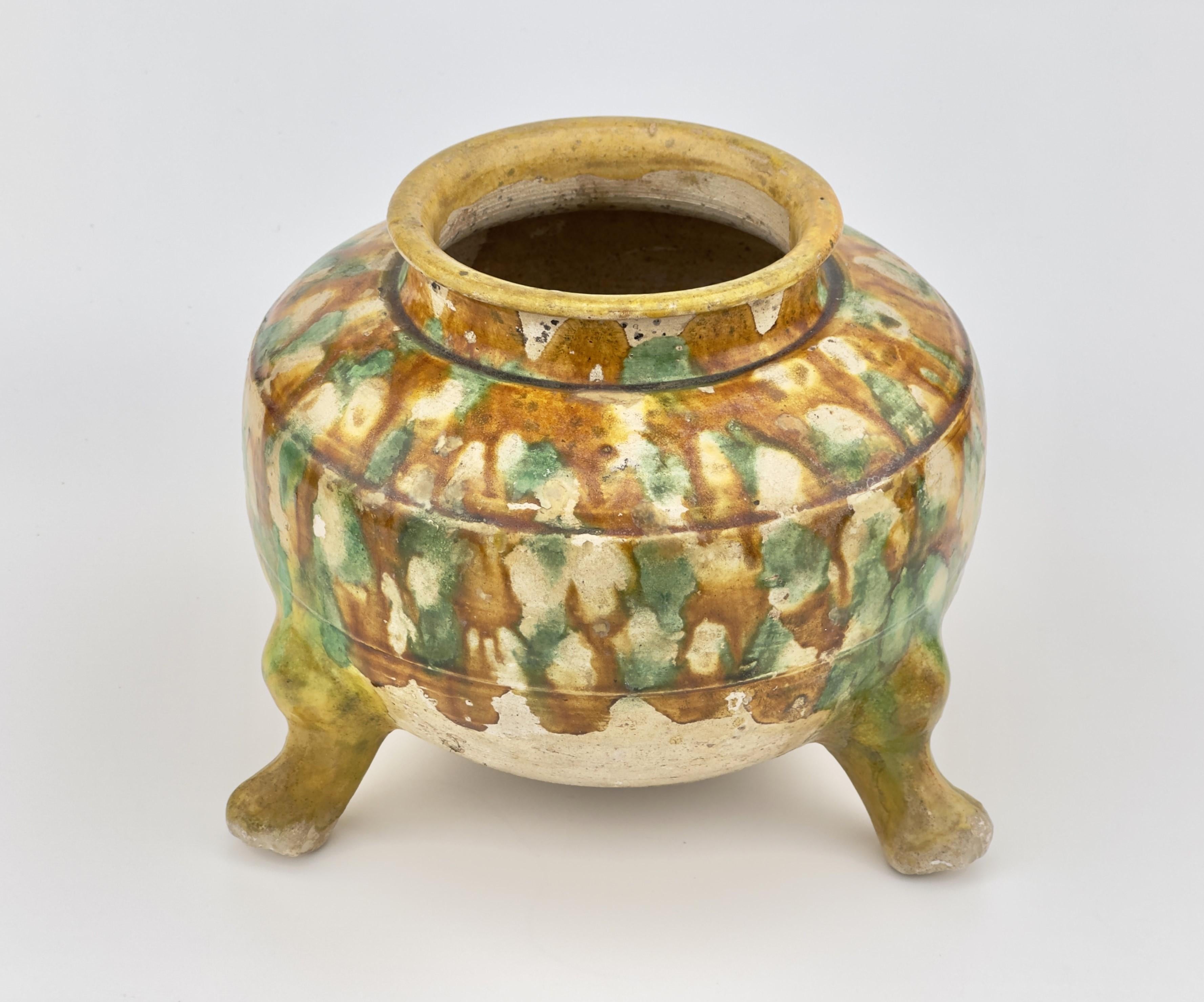 Sancai-Glazed Pottery Tripod Jar, Tang Dynasty For Sale 4