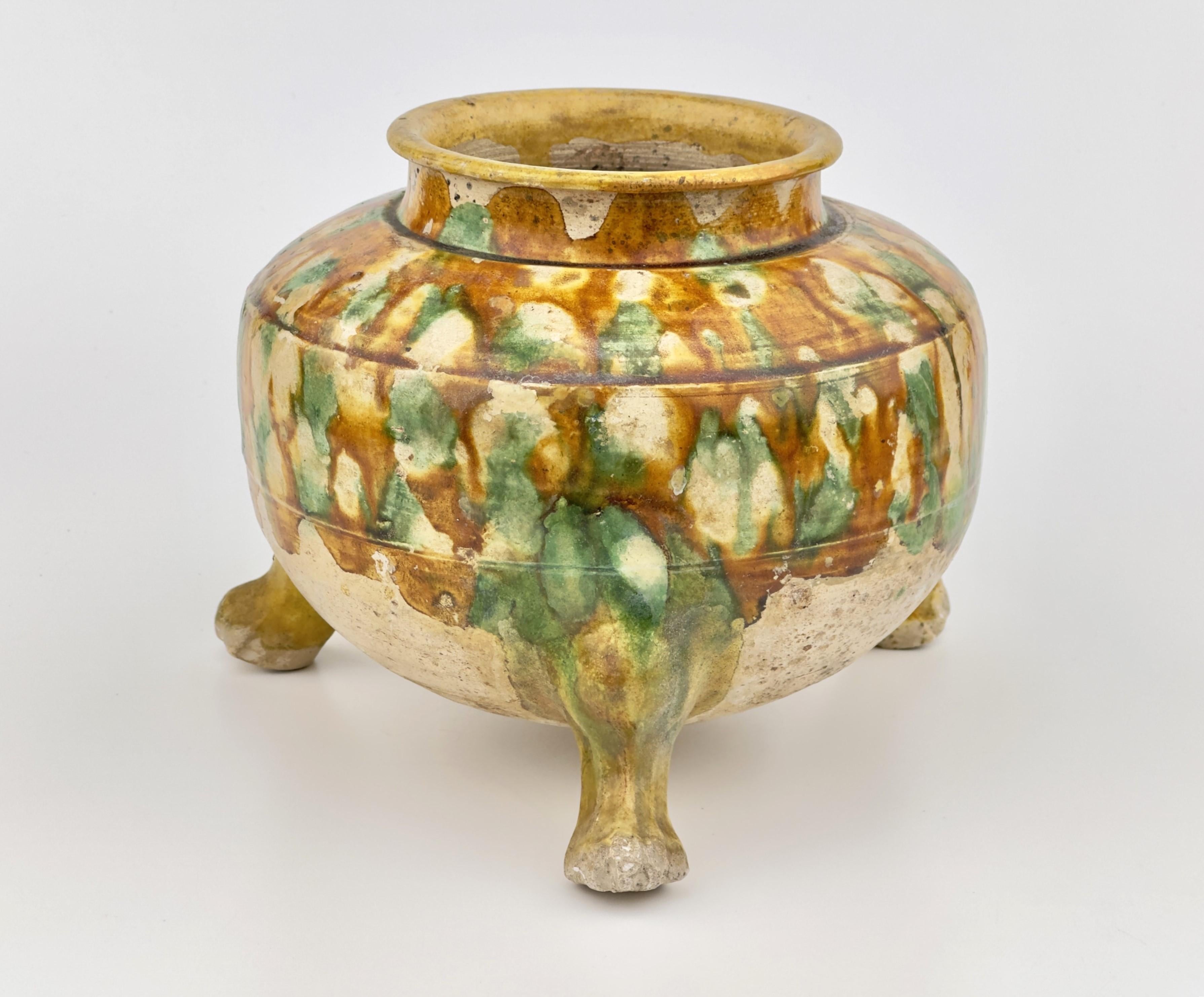 Sancai-Glazed Pottery Tripod Jar, Tang Dynasty For Sale 1