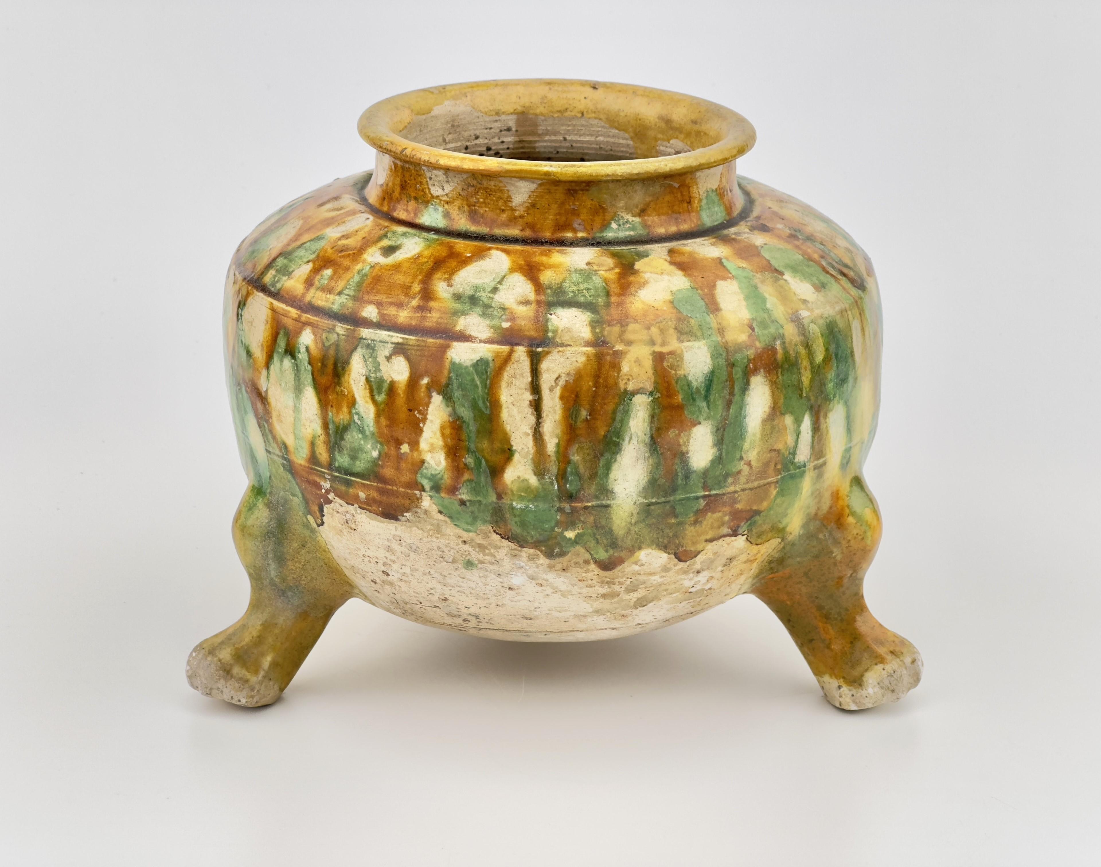 Sancai-Glazed Pottery Tripod Jar, Tang Dynasty For Sale 2
