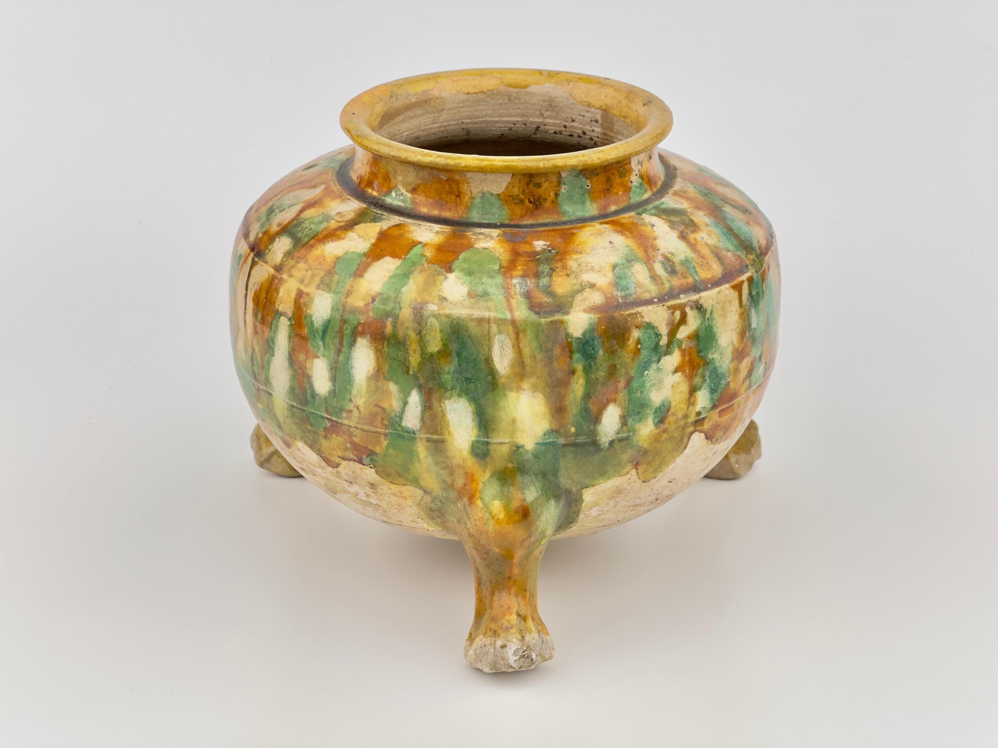 Sancai-Glazed Pottery Tripod Jar, Tang Dynasty For Sale 3