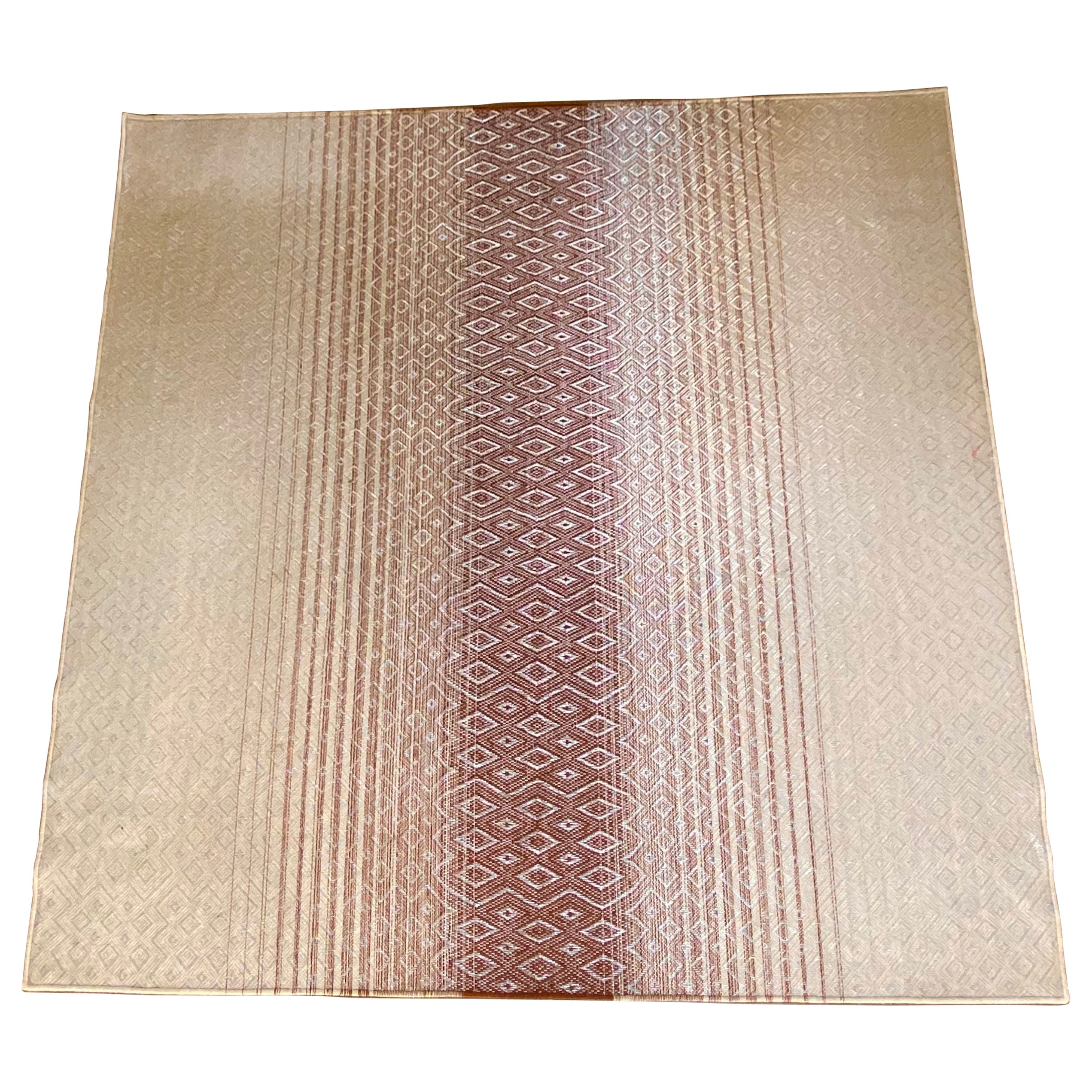 Tapis artisanal en fibre naturelle beige sable et grenat avec étain de 3'11 po. x 5'11 po. en vente