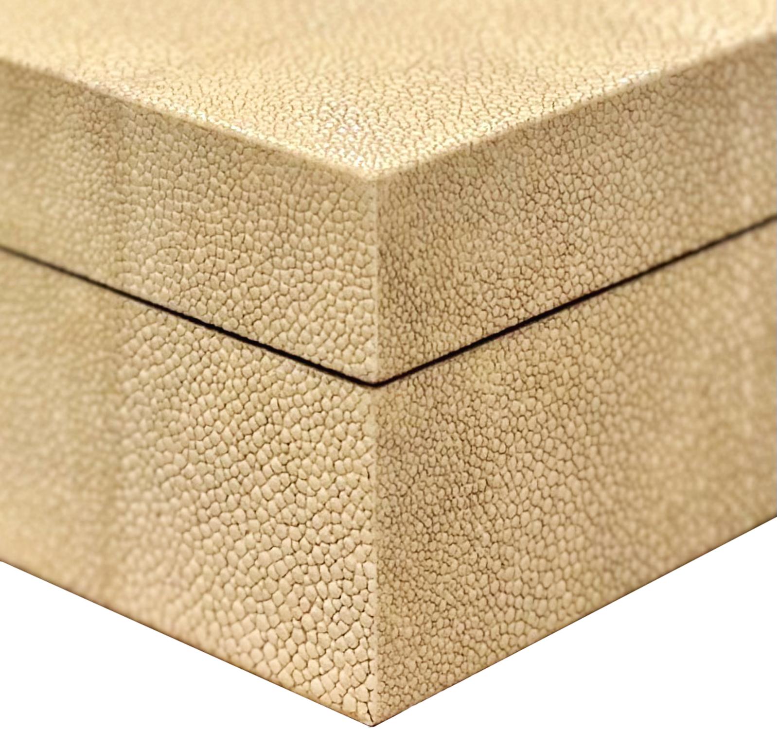 Sandfarbenes Chagrin und Nussbaum-Box im Zustand „Neu“ im Angebot in New York, NY