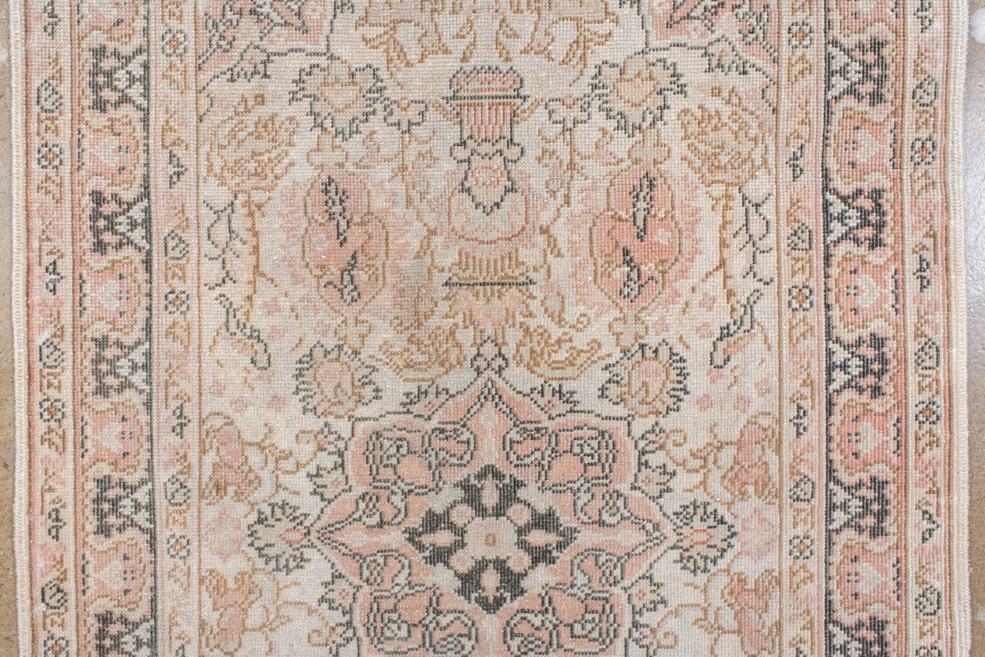 Field antique de Tabriz avec motif de palmettes Bon état - En vente à New York, NY