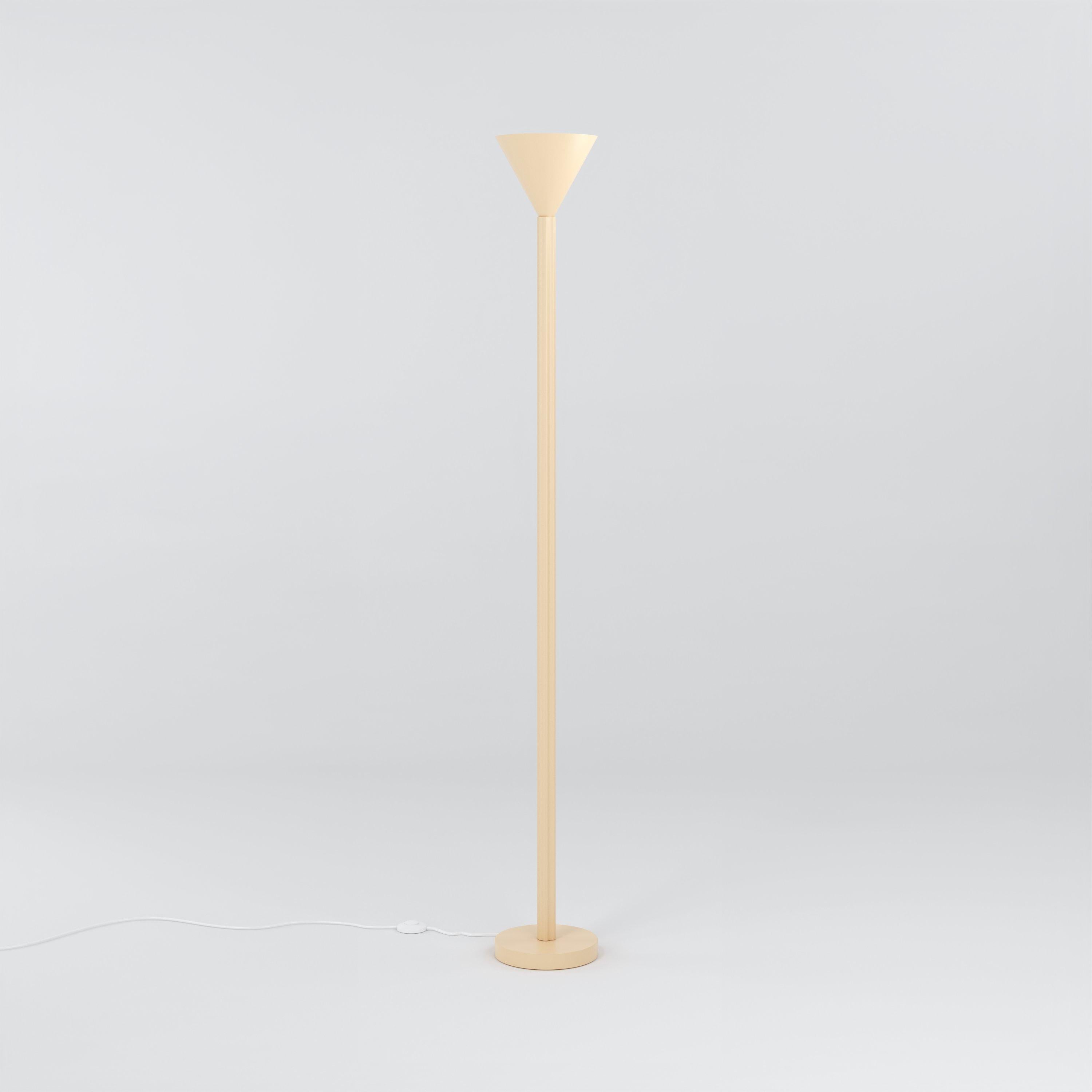 Lampadaire A.Profiles par Atelier Areti
Dimensions : D 20 x H 159 cm.
Matériaux : Métal peint par poudrage.

Disponible dans d'autres couleurs. Veuillez nous contacter.

Toutes nos lampes peuvent être câblées en fonction de chaque pays. Si elle est