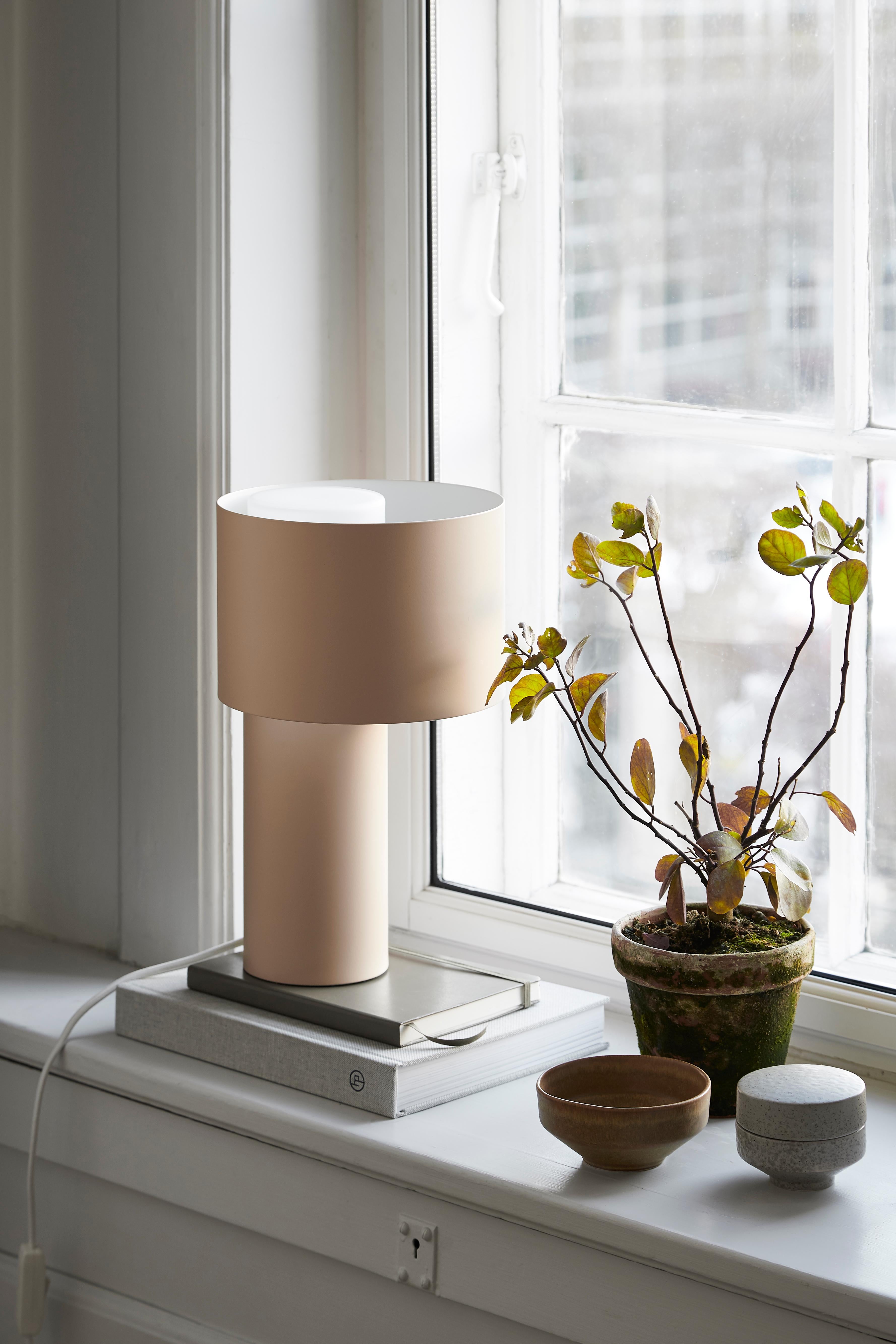Contemporary Sand Tangent Table Lamp by Frederik Kurzweg For Sale