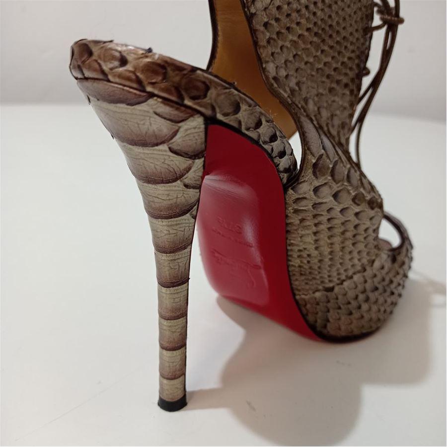 Christian Louboutin Sandal size 37 1/2 In Excellent Condition For Sale In Gazzaniga (BG), IT