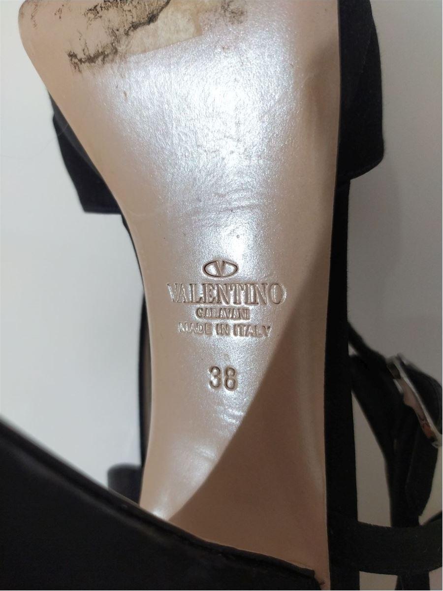 Valentino Garavani Sandal size 38 In Excellent Condition For Sale In Gazzaniga (BG), IT
