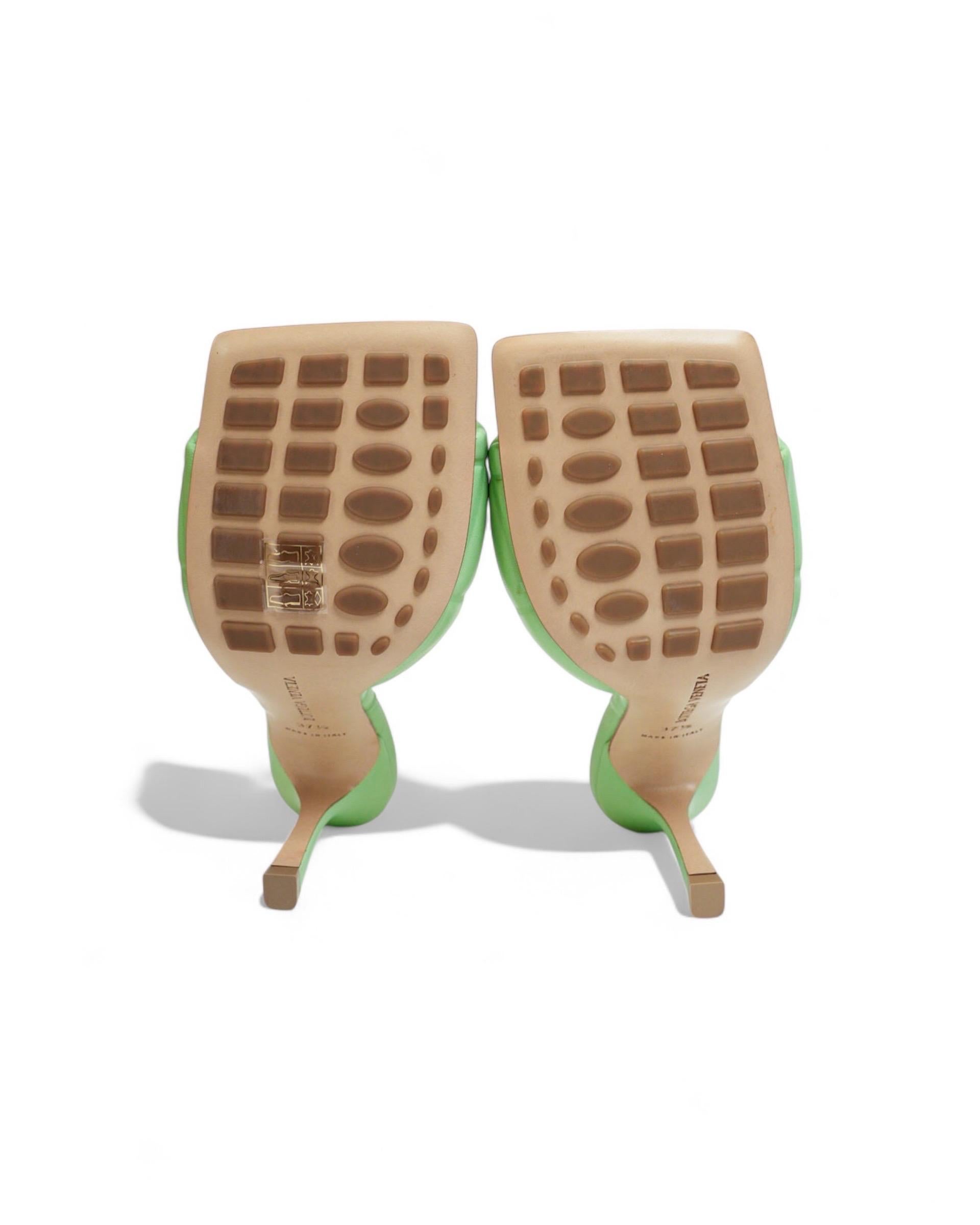 Sandalo Bottega Veneta Padded Verde en vente 2