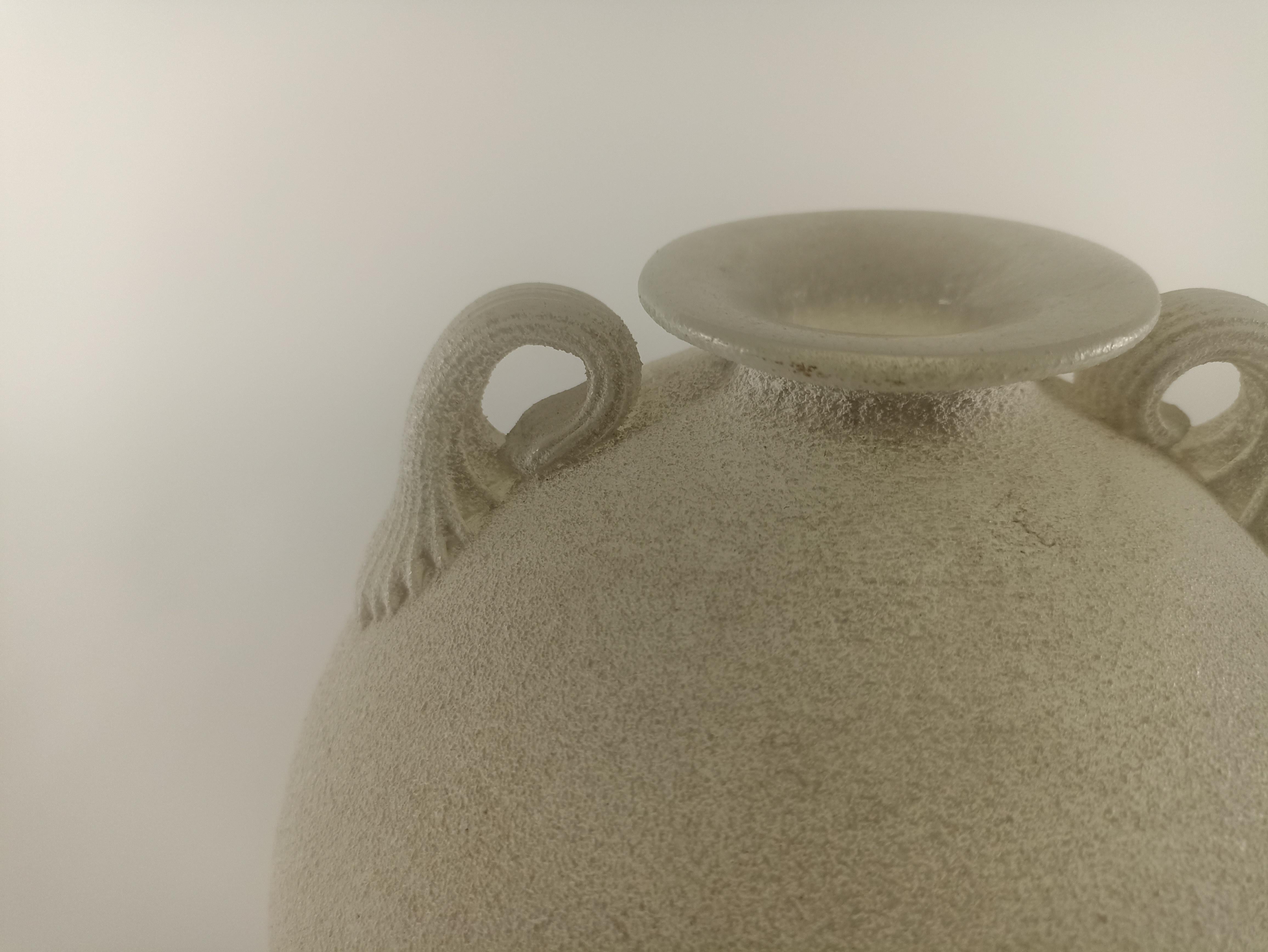 Sandgestrahlte und gravierte Vase, Fratelli Toso Murano - klassisches Thema - 1970 (Handgefertigt) im Angebot