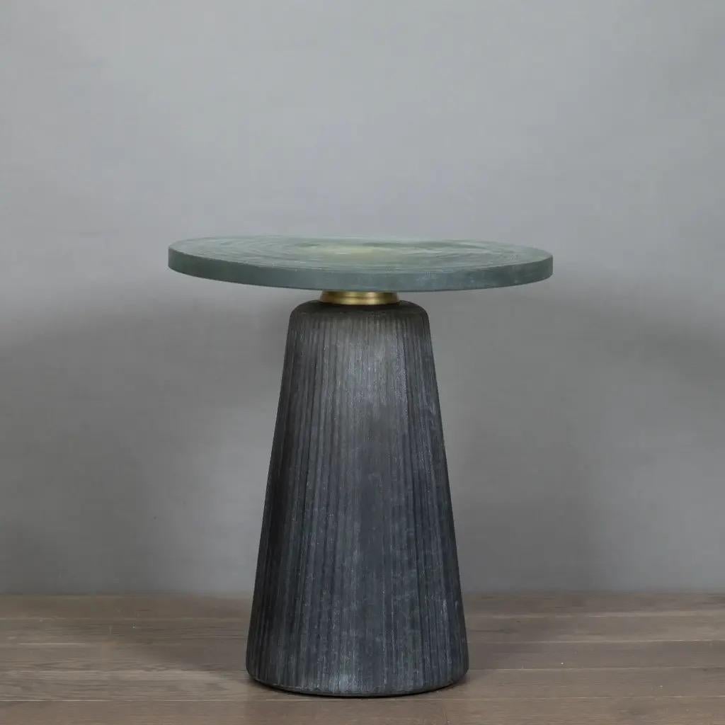 Français Table en verre sablé, couleurs subtiles et élégantes en vente