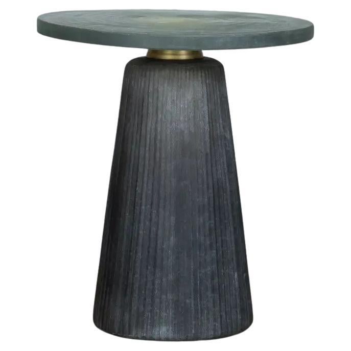 Table en verre sablé, couleurs subtiles et élégantes