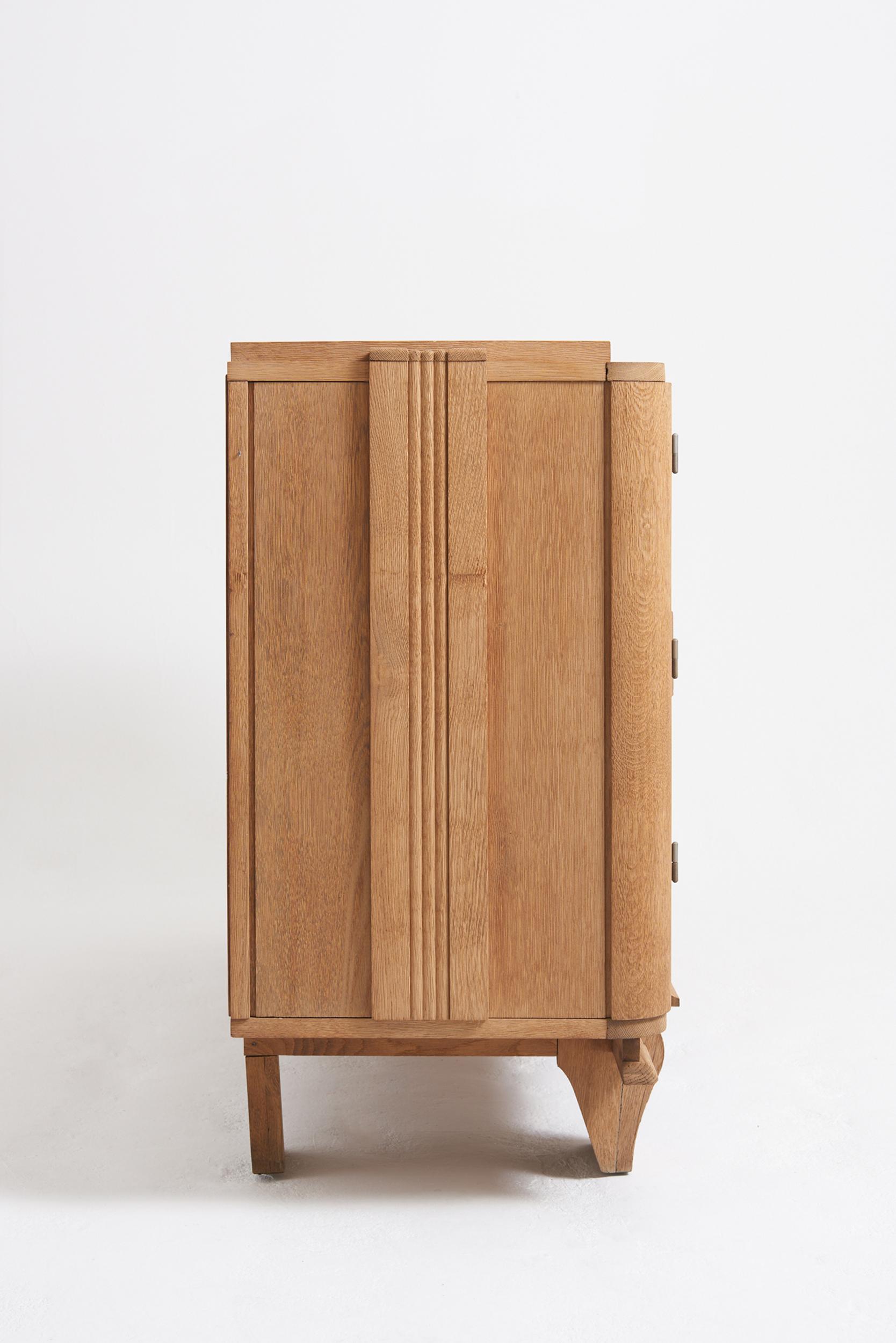 Buffet en Oak Oak poncé des années 1940 5