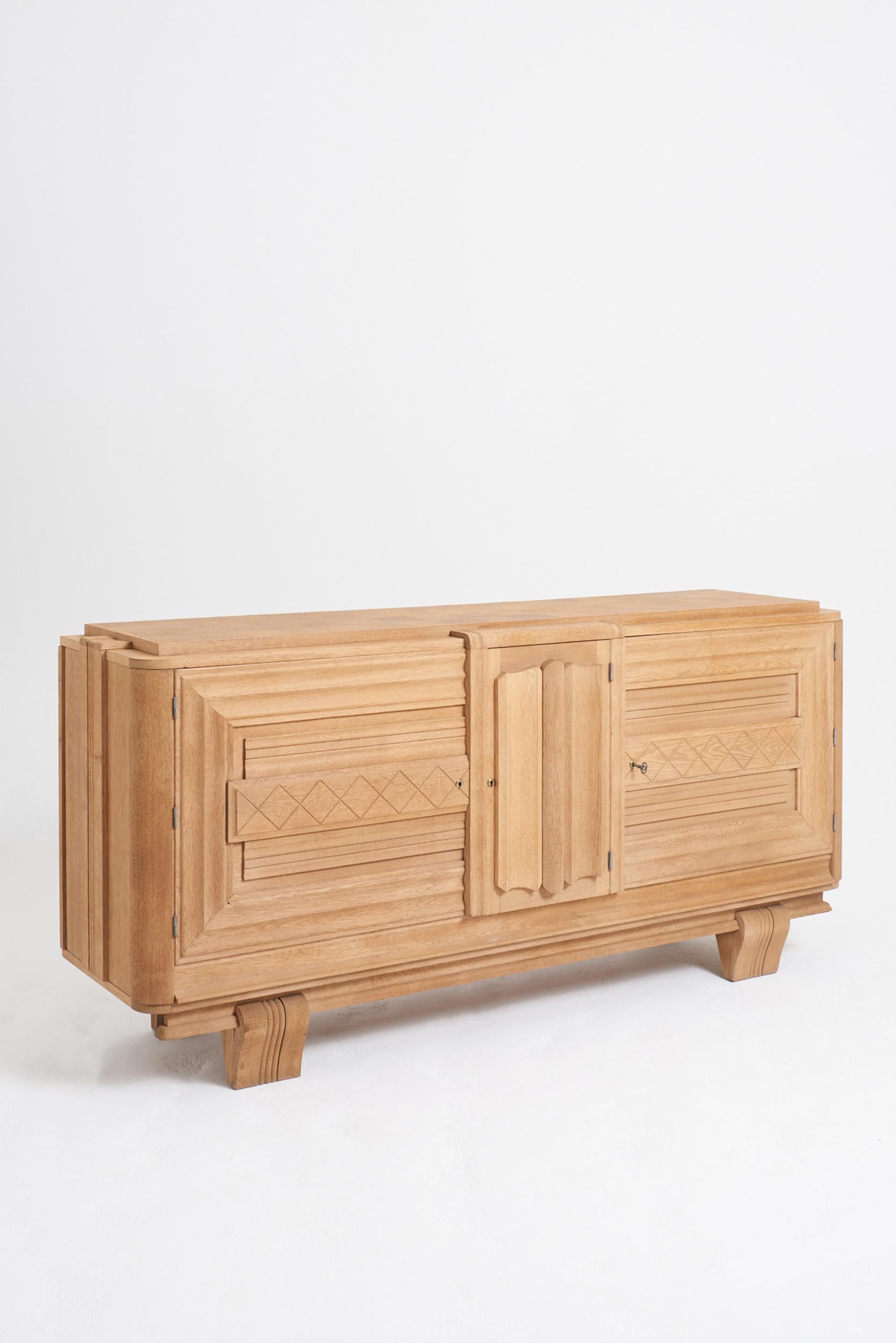 Buffet en chêne poncé
France, Vers 1940
