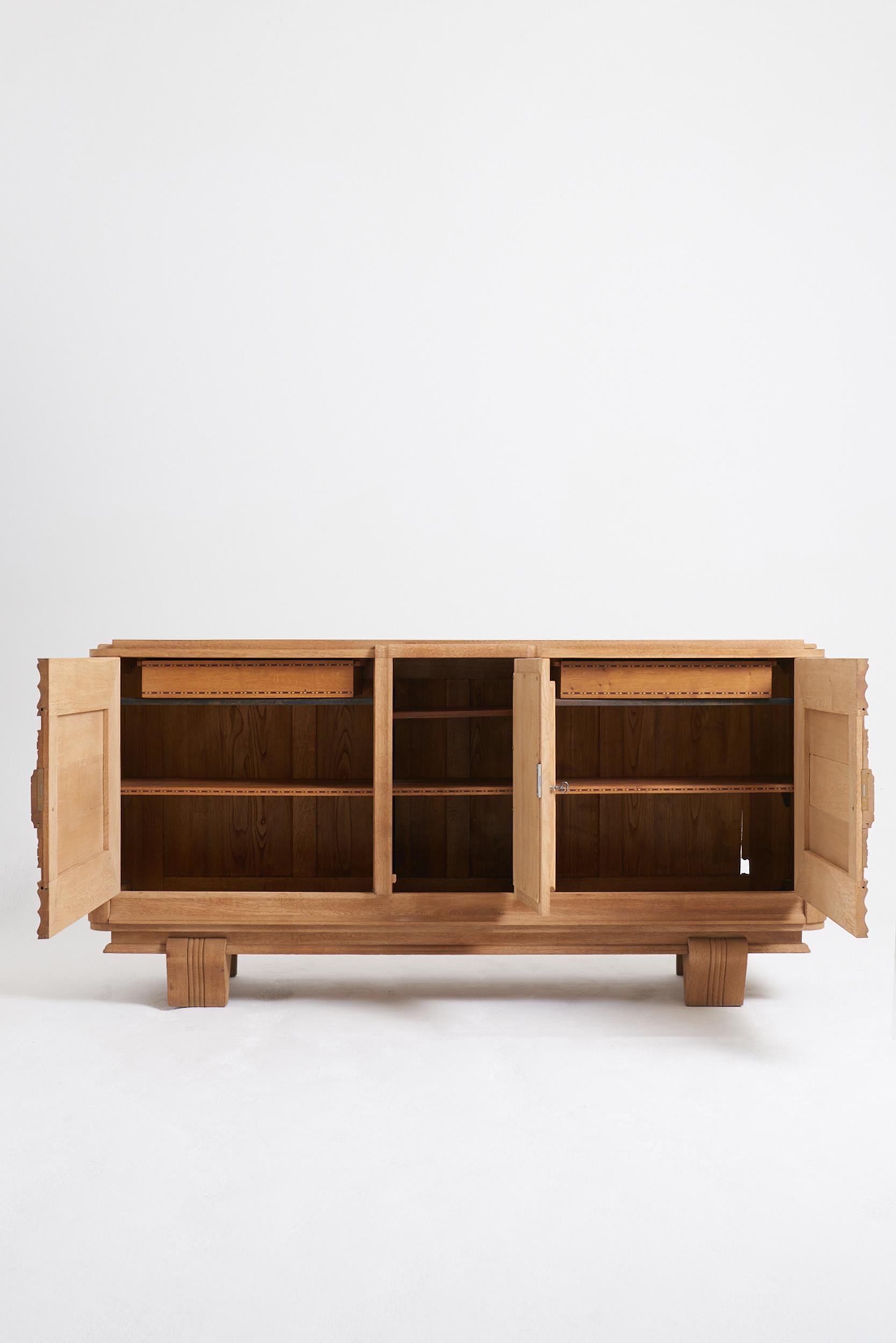 Français Buffet en Oak Oak poncé des années 1940