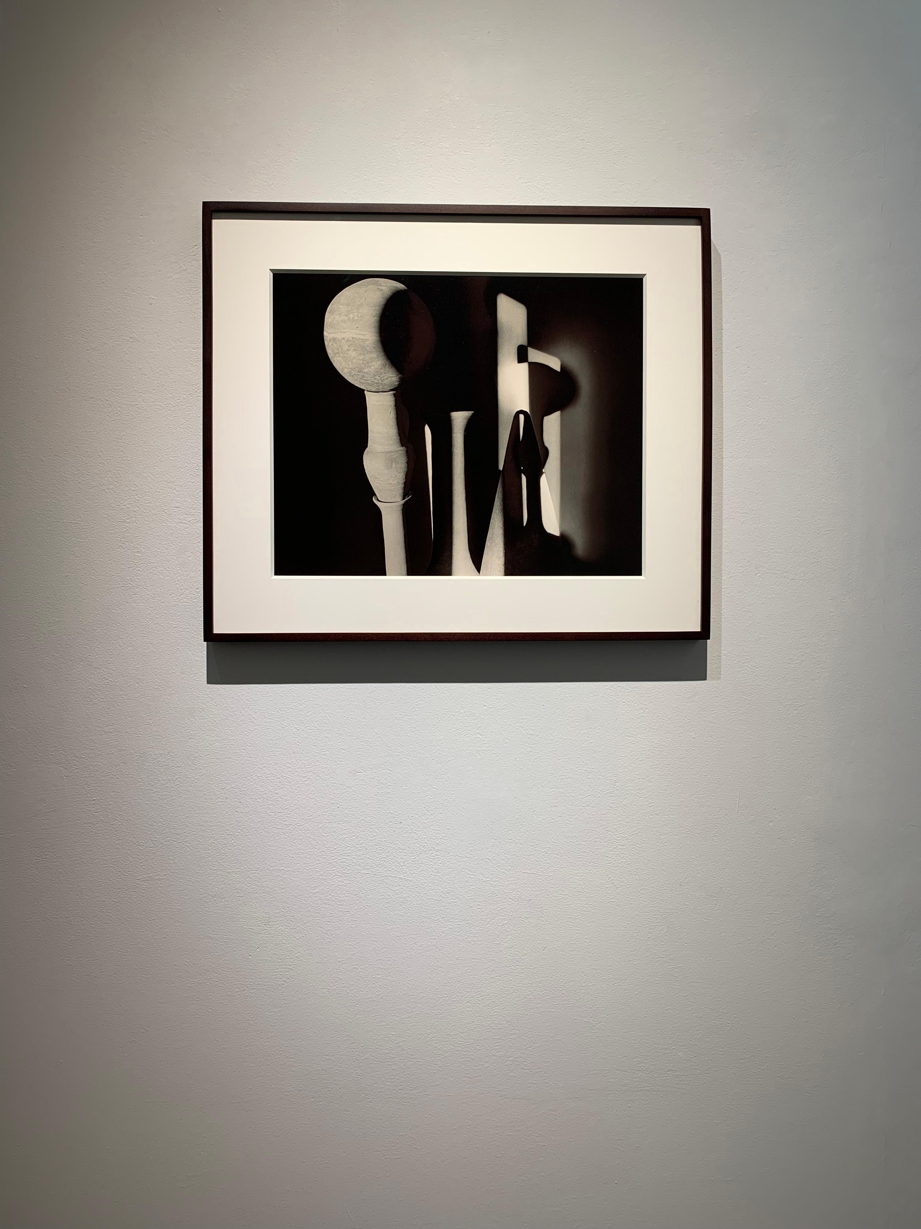 Entre les ombres - Géométrique abstrait Print par Sander Vos