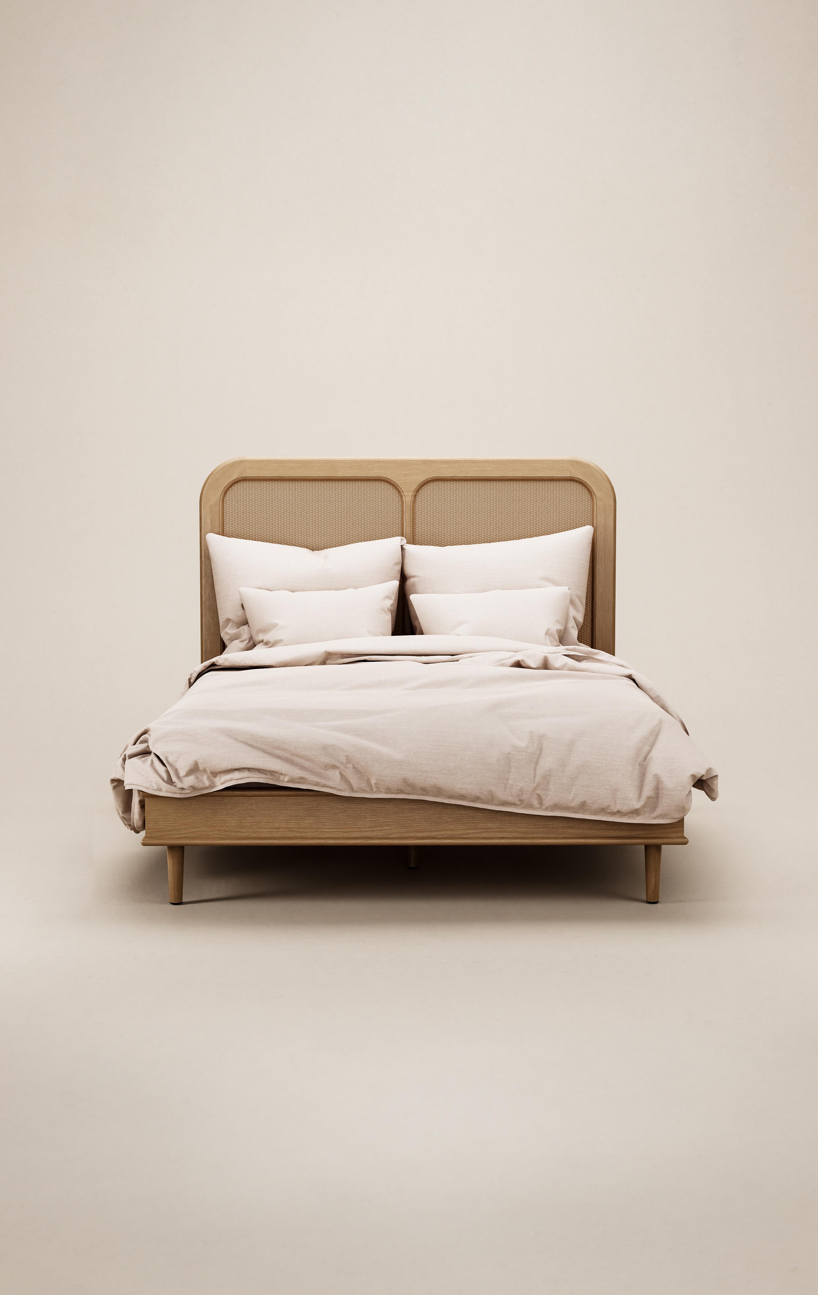 Cama Sanders de roble natural y ratán - Euro King Siglo XXI y contemporáneo en venta