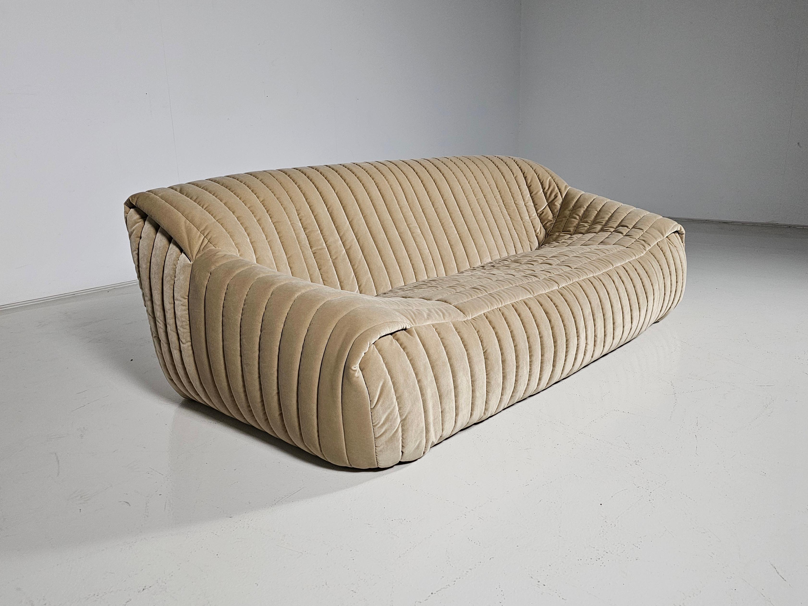 sandra ottoman