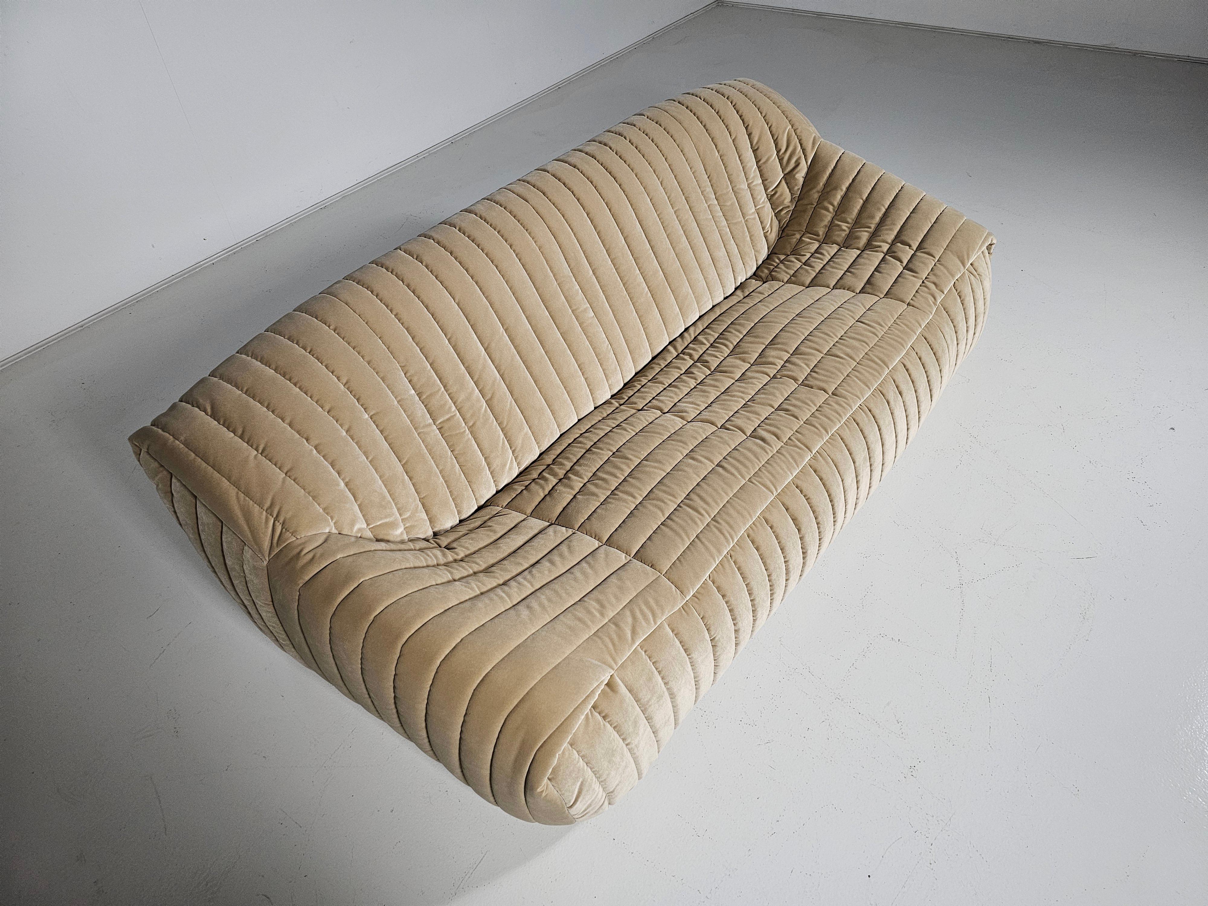 Mid-Century Modern Sandra 3-seater Sofa in beige velvet, Annie Hiéronimus, Cinna Ligne Roset, 1970s