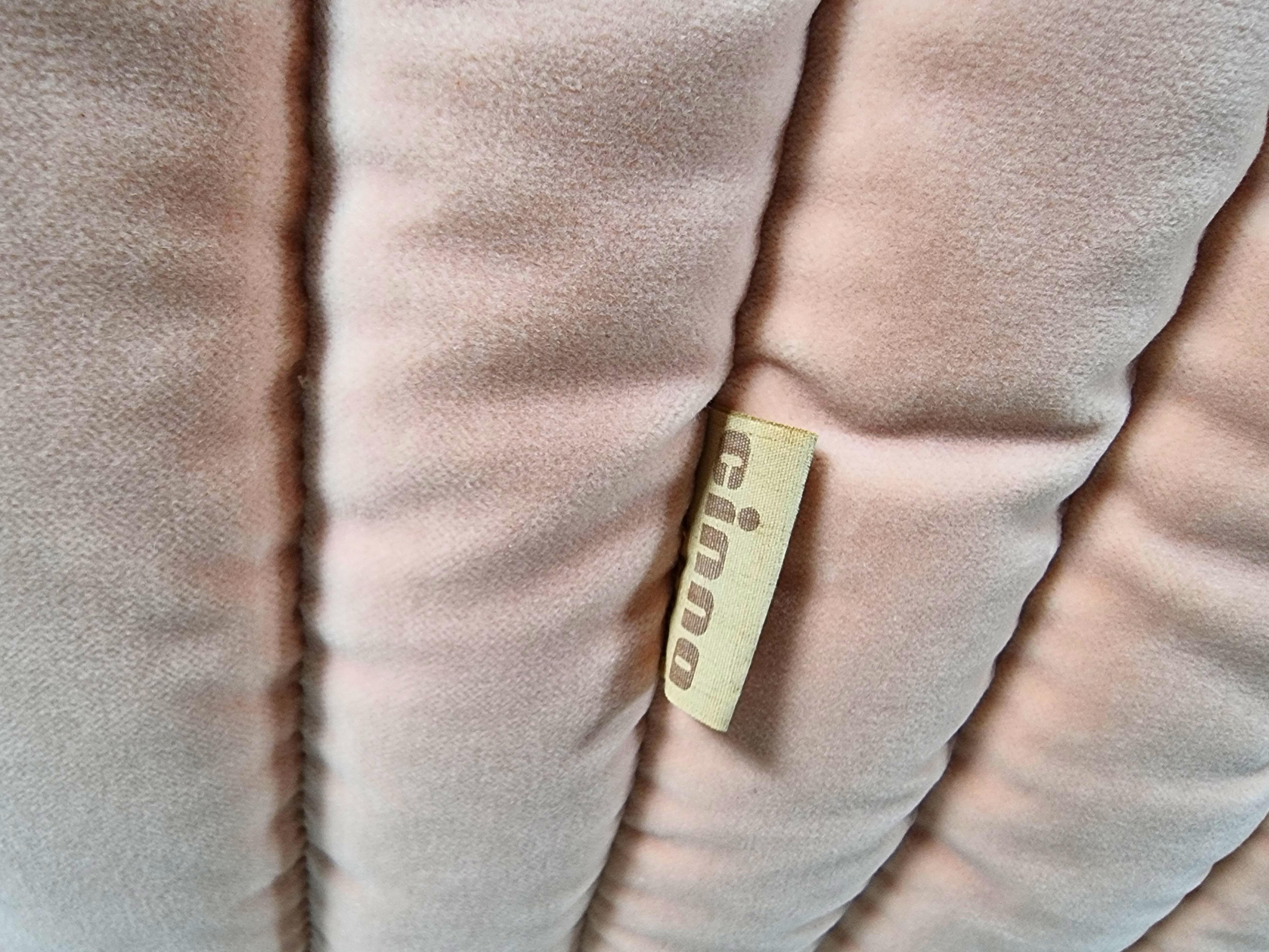 Velvet Sandra 3-seater sofa in blush pink velvet, Annie Hiéronimus, Cinna Ligne Roset
