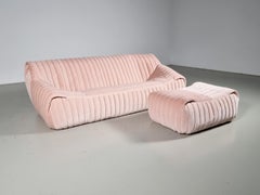 Sandra 3-seater sofa in blush pink velvet, Annie Hiéronimus, Cinna Ligne Roset