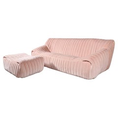 Vintage Sandra 3-seater sofa in blush pink velvet, Annie Hiéronimus, Cinna Ligne Roset