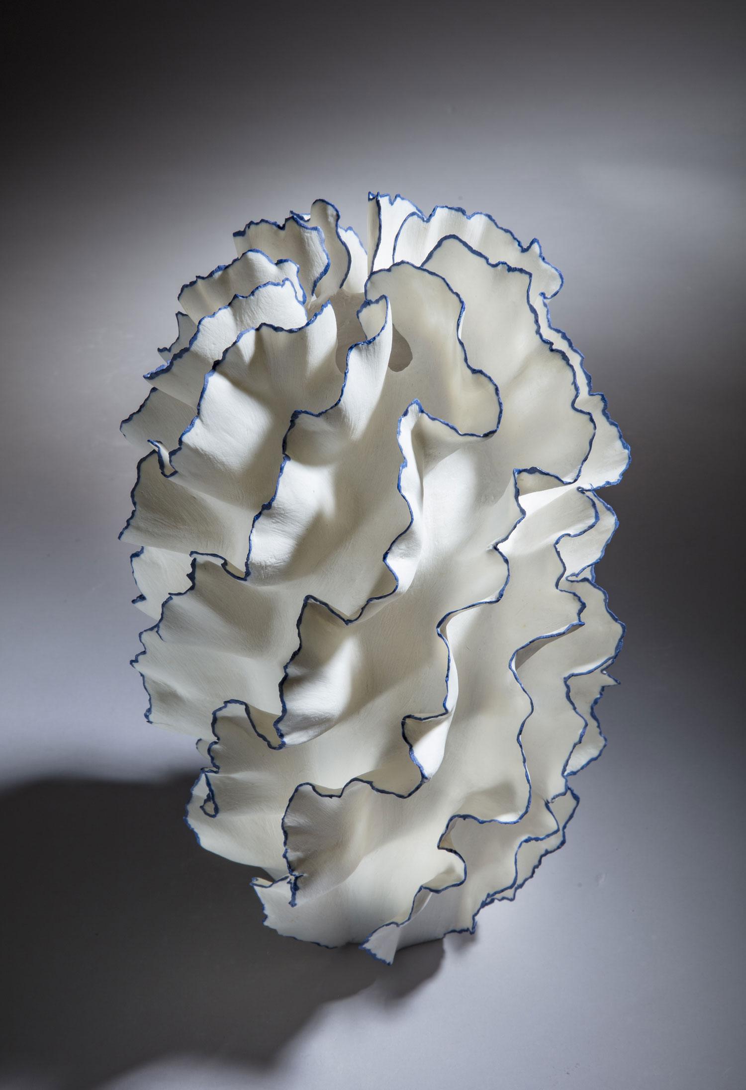 Sandra Davolio
Vessel with blue edges VIII, 2020
Unique
Porcelain.


     