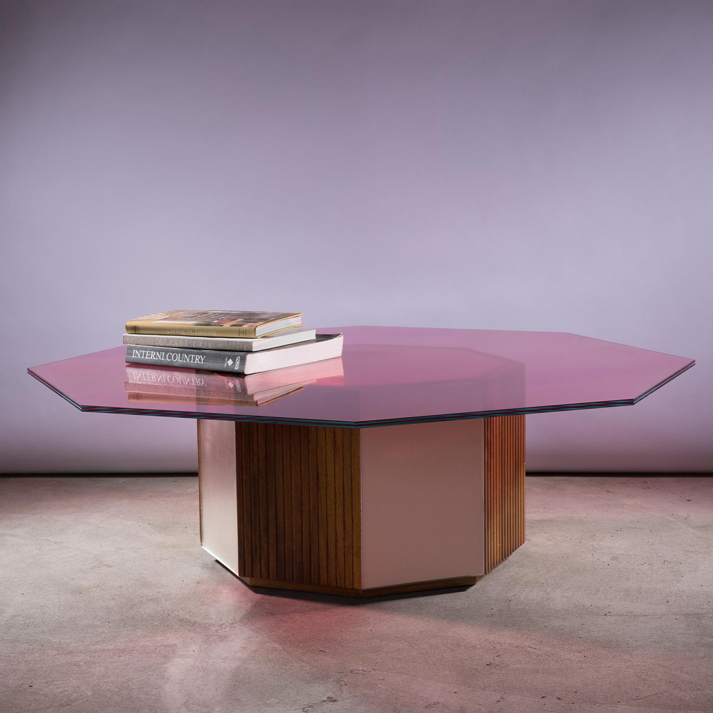 An amusing play on counterparts, Sandra e Raimondo is a tribute to a famous TV comedy couple from the 20th century. Featuring a regular octagon base with alternate panels of pink glass and slatted Iroko wood, along with a pink, mirrored-glass,