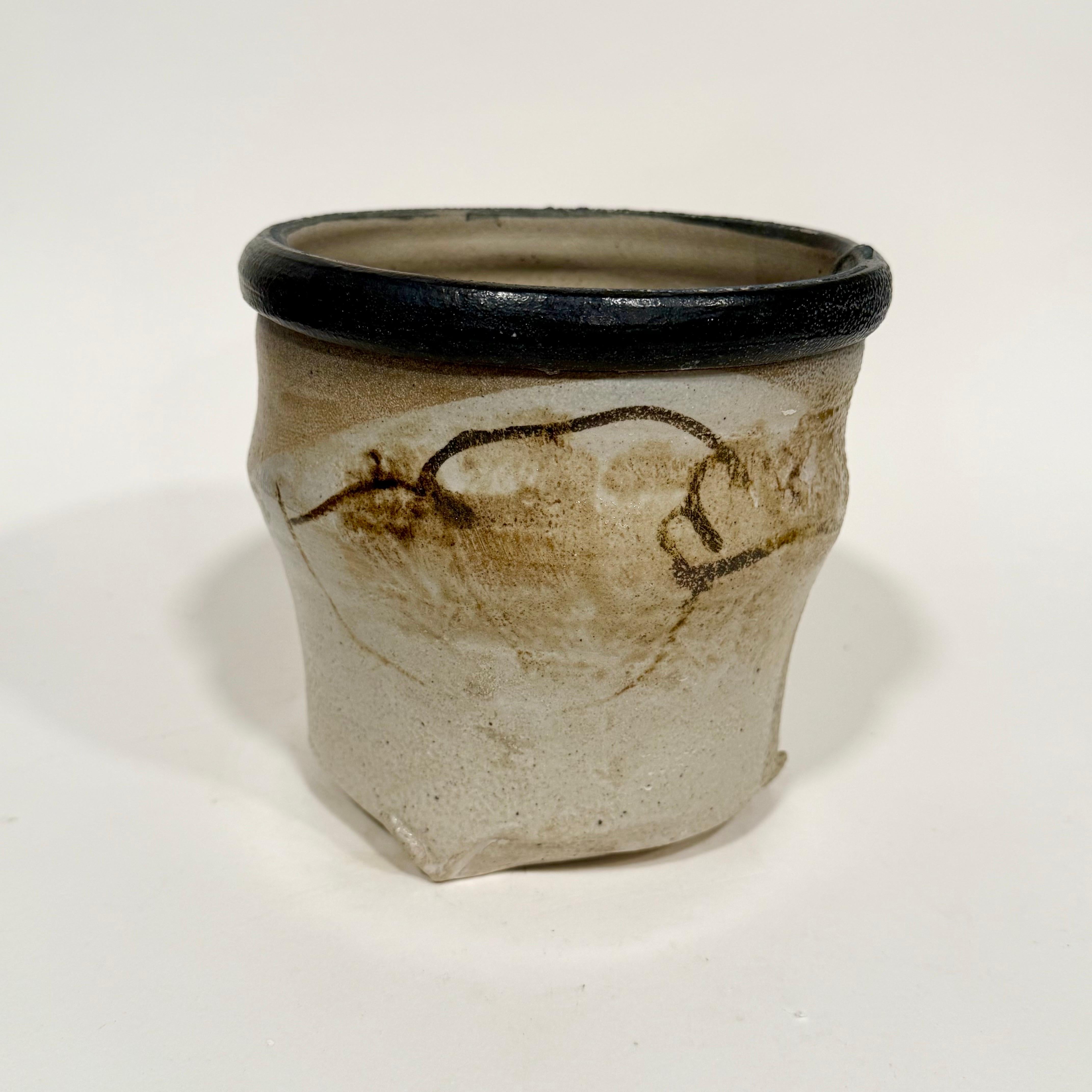 Sandra Johnstone Salt-Fired Altered Small Planter c1970s #2 (Moderne) im Angebot
