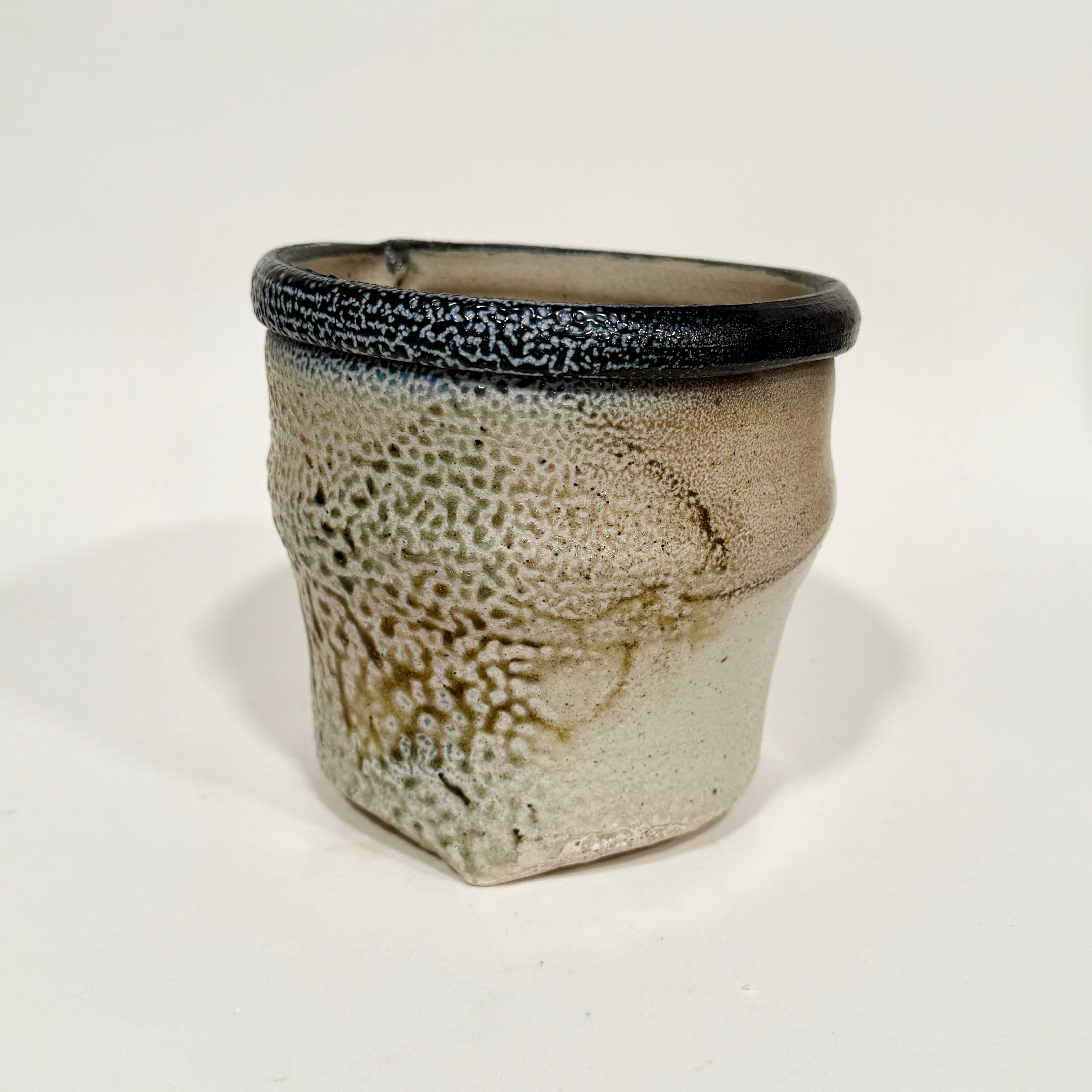 Sandra Johnstone Salt-Fired Altered Small Planter c1970s #2 (amerikanisch) im Angebot