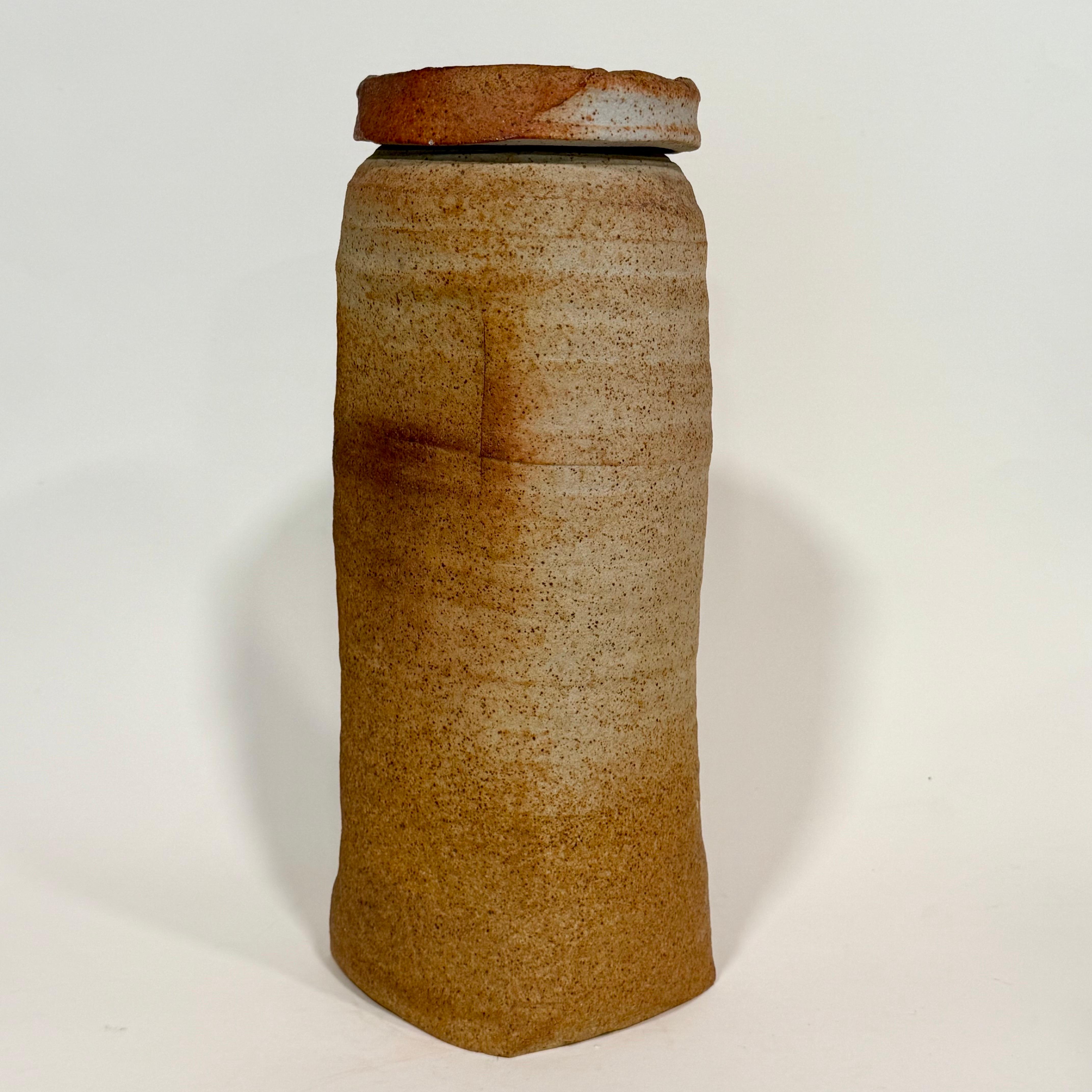 American Sandra Johnstone Tall Lidded Wood-Fired Vessel c1960s California For Sale
