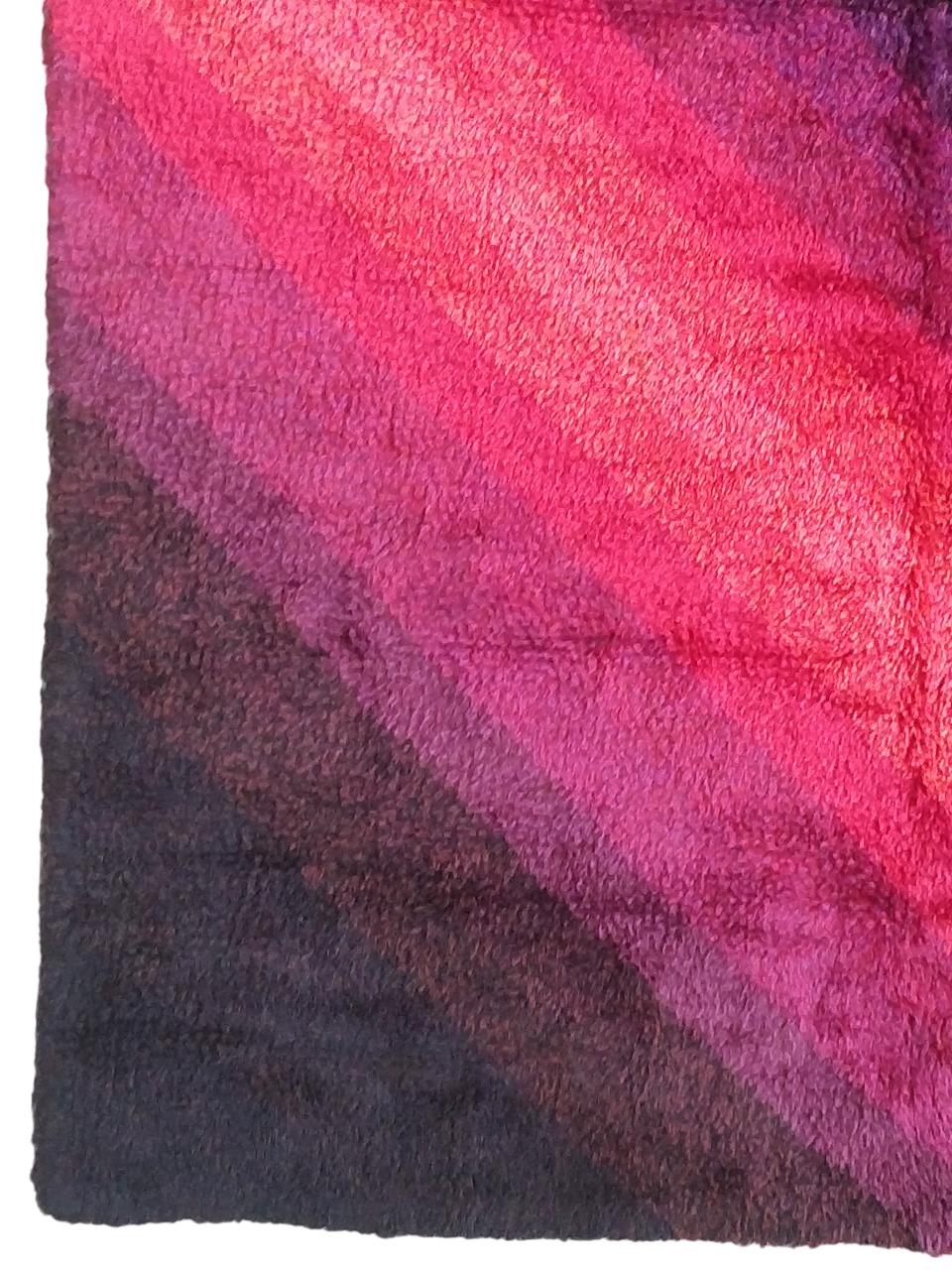 Sandra Marconato Handmade Italian carpet  1970 with authentication of artist For Sale 10