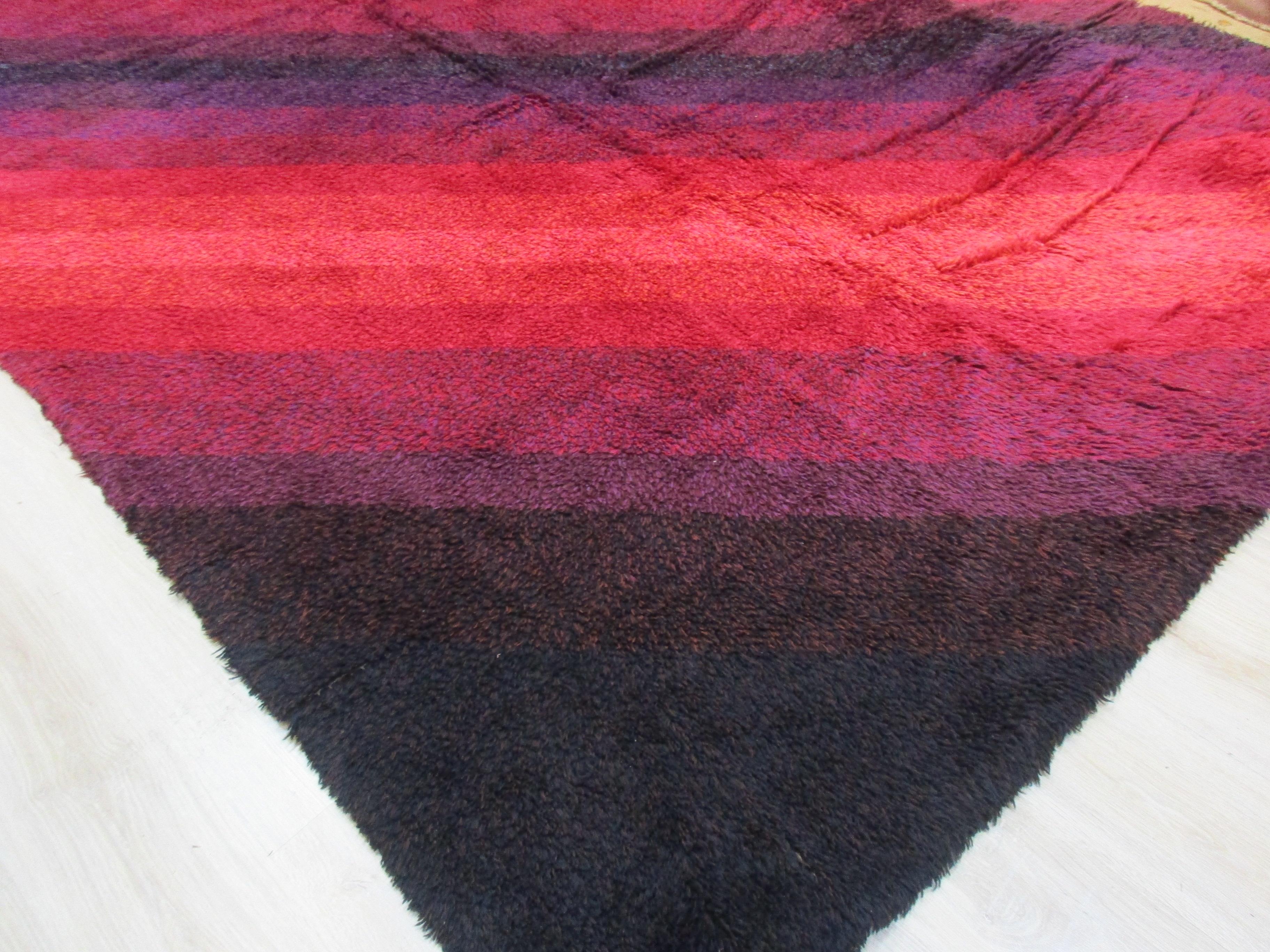 Late 20th Century Sandra Marconato Handmade Italian carpet  1970 with authentication of artist For Sale