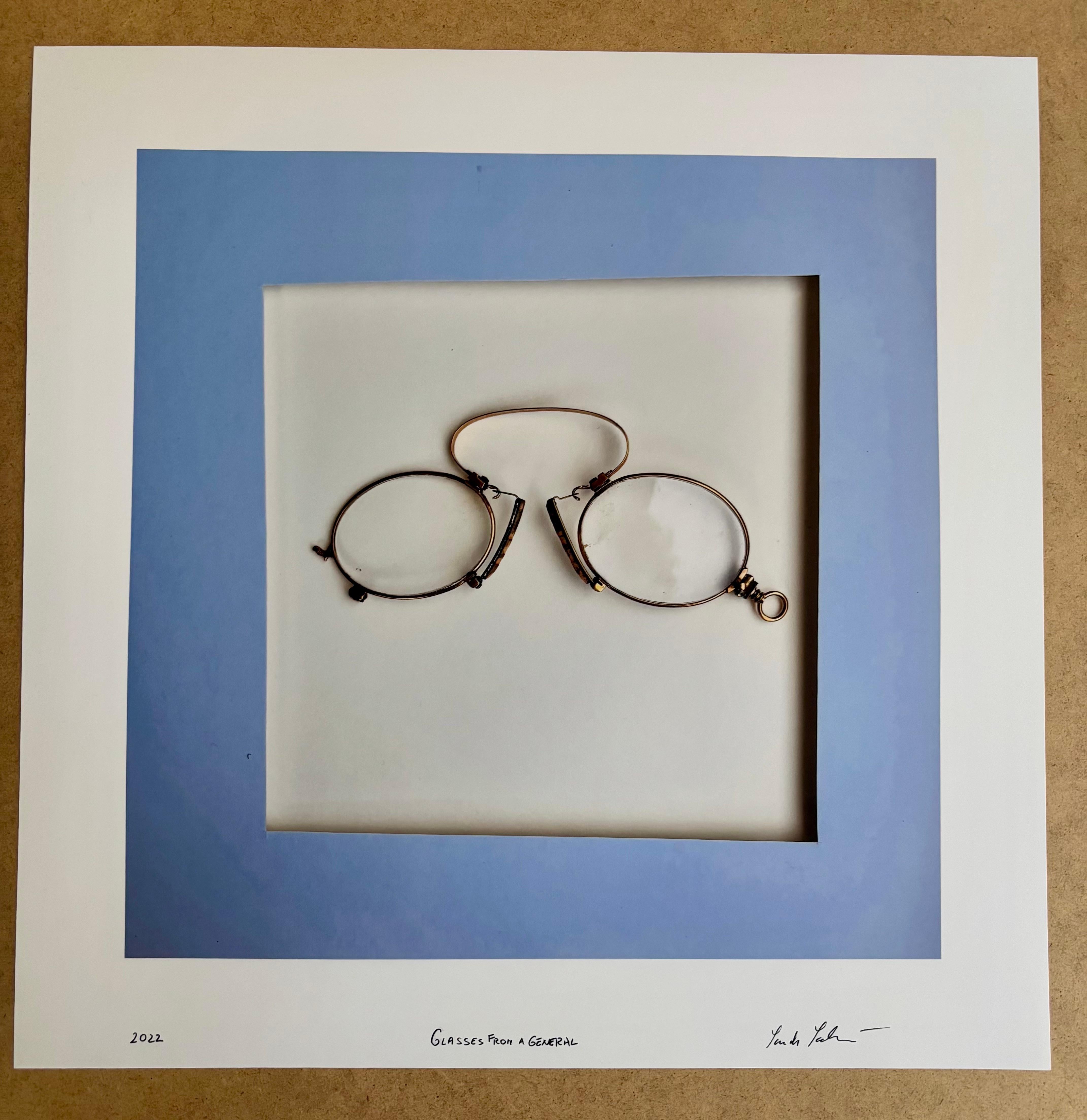 Gafas de General, Fotografía, Impresión, Limitada, Firmada en venta 1