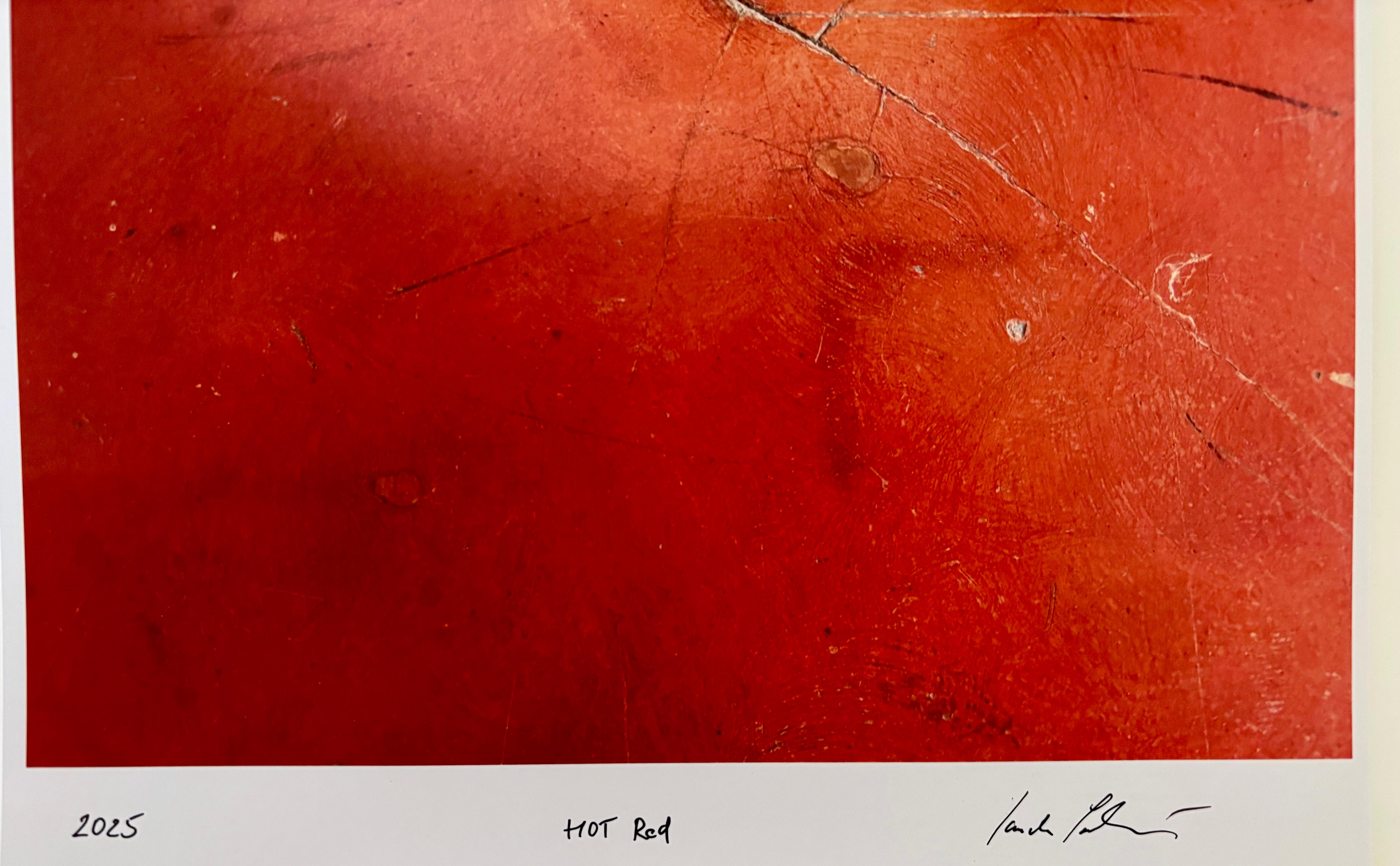 HOT Red Photography Signed limited en vente 5