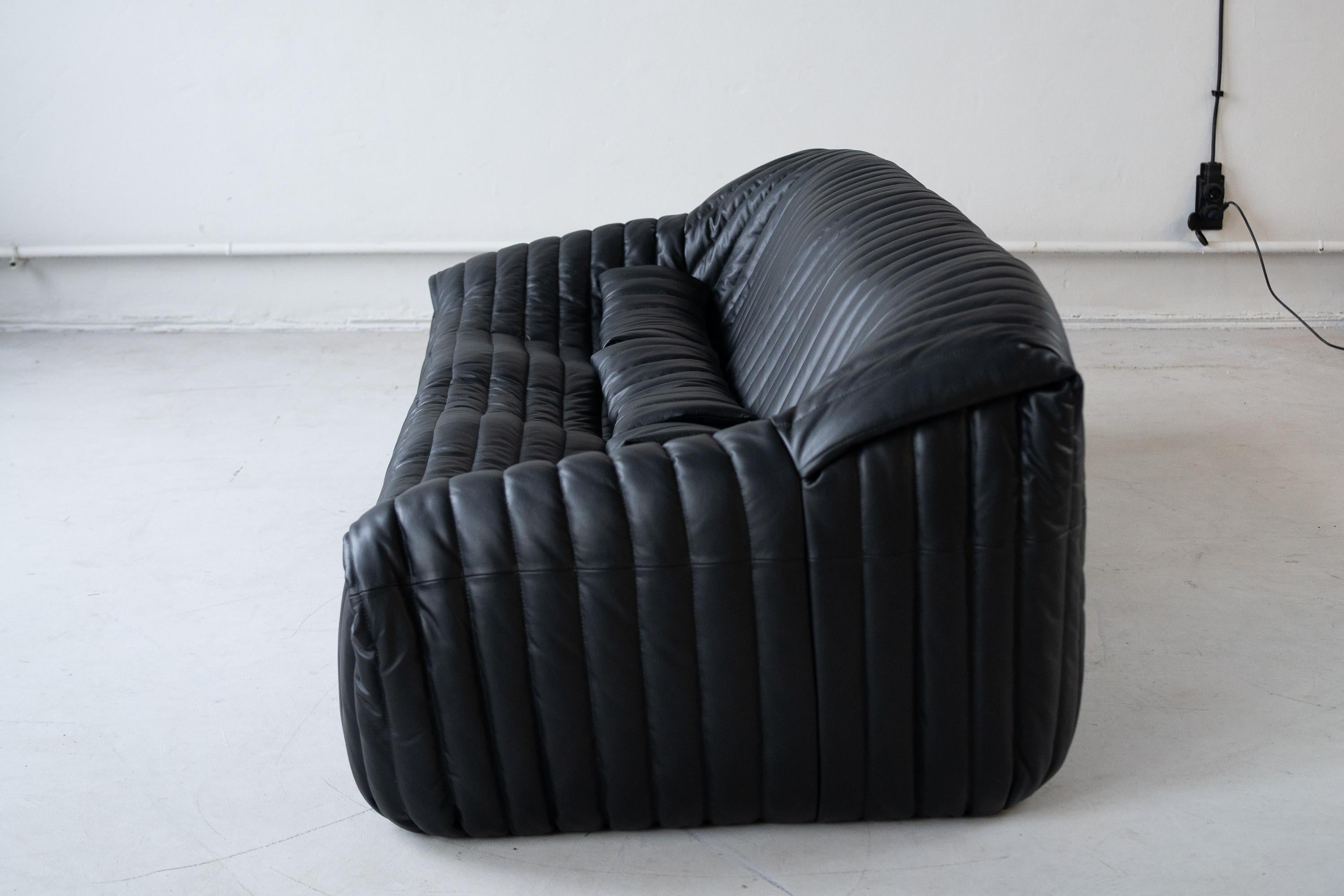  Sandra sofa  designed by Annie Hiéronimus for Cinna  In Good Condition For Sale In Porto, Porto