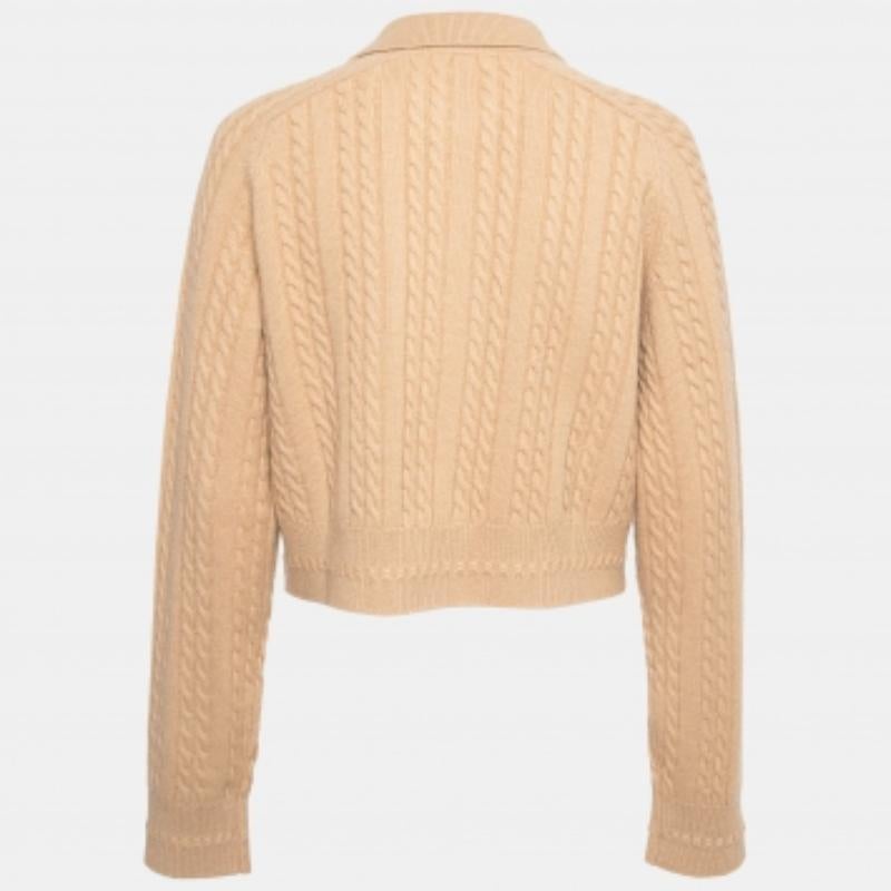 Mit dieser Strickjacke von Sandro bleiben Sie den ganzen Tag über warm und stilvoll. Er zeichnet sich durch ein attraktives Design und eine hervorragende Passform aus. Ergänzen Sie diese Strickjacke mit Ihrer Lieblingshose.