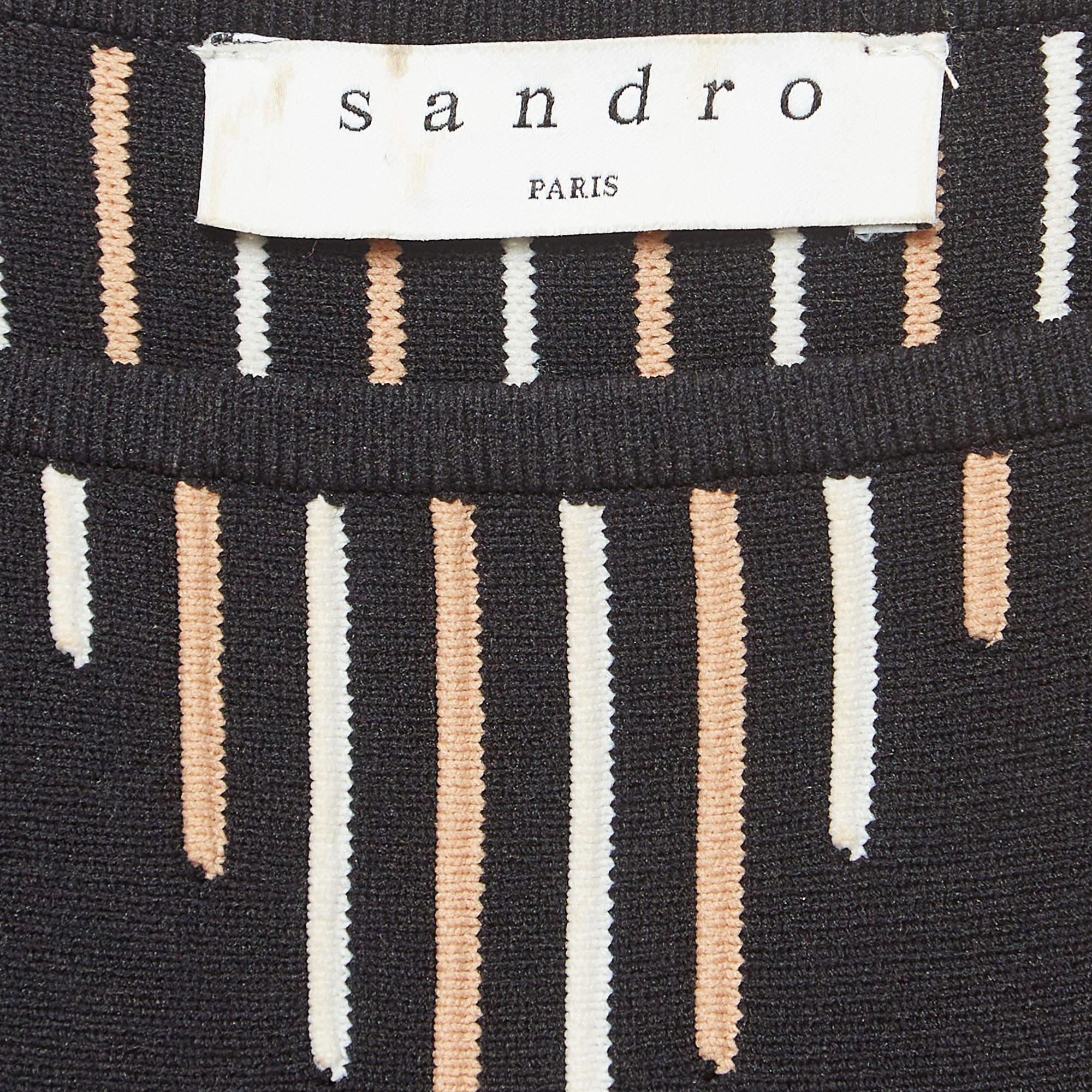 Sandro Black - Robe mi-longue en maille brodée M. Bon état - En vente à Dubai, Al Qouz 2